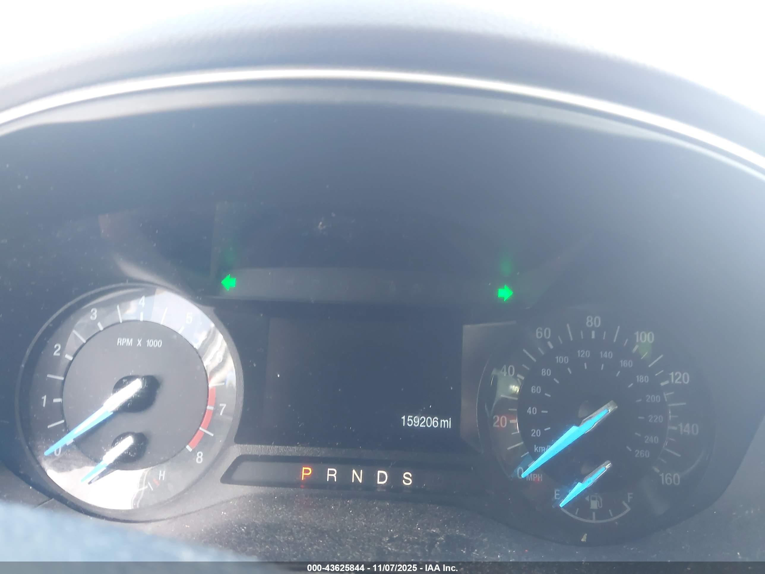 FORD FUSION image 7