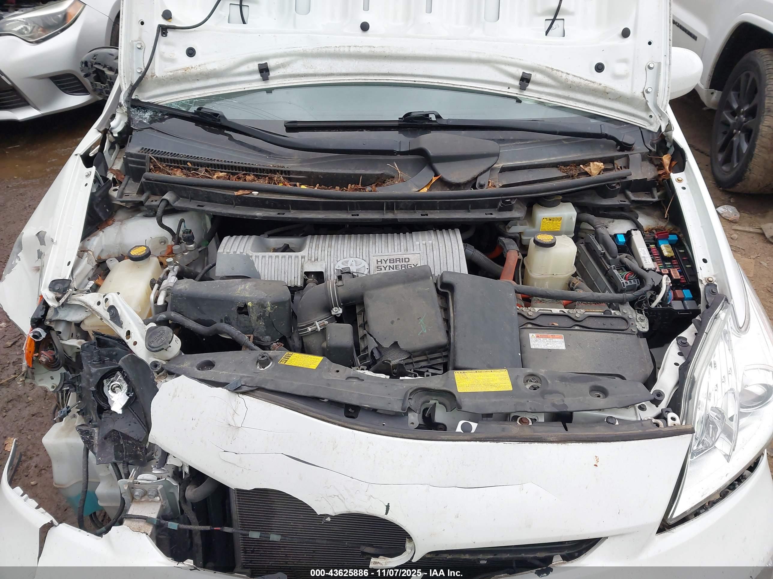 TOYOTA PRIUS image 10