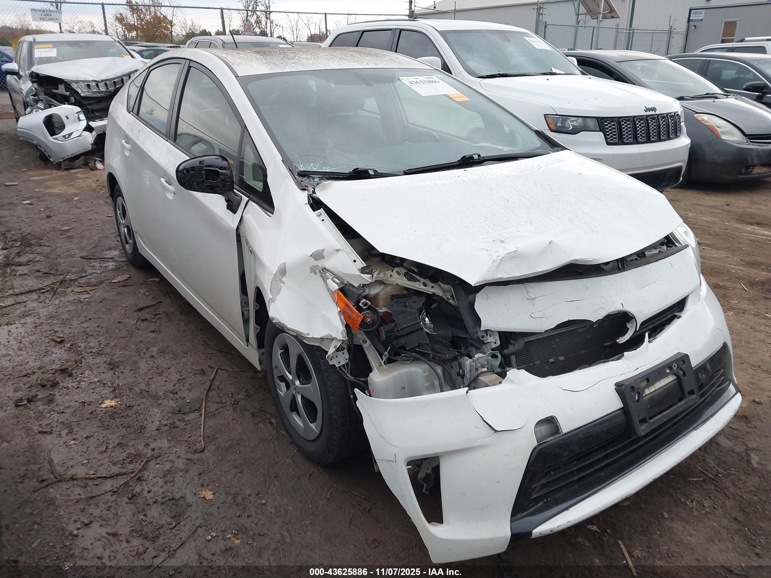 TOYOTA PRIUS image 6