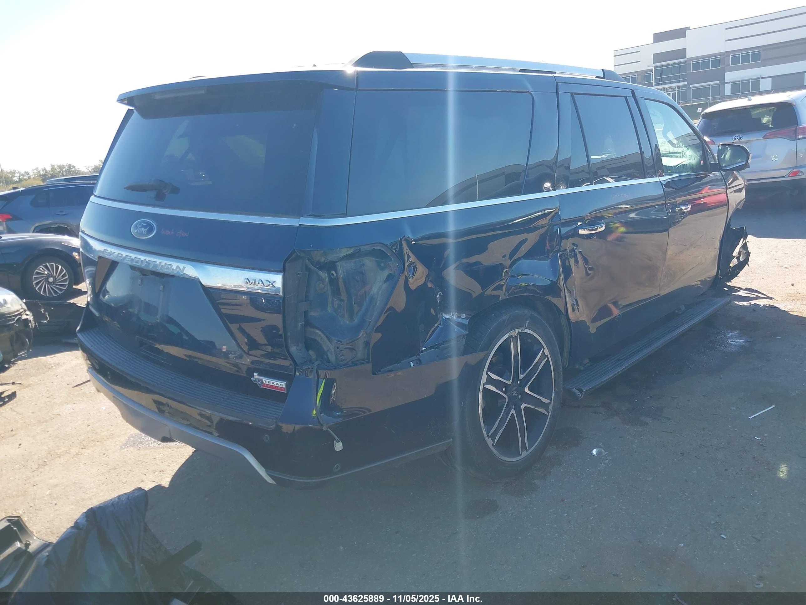 FORD EXPEDITION image 4