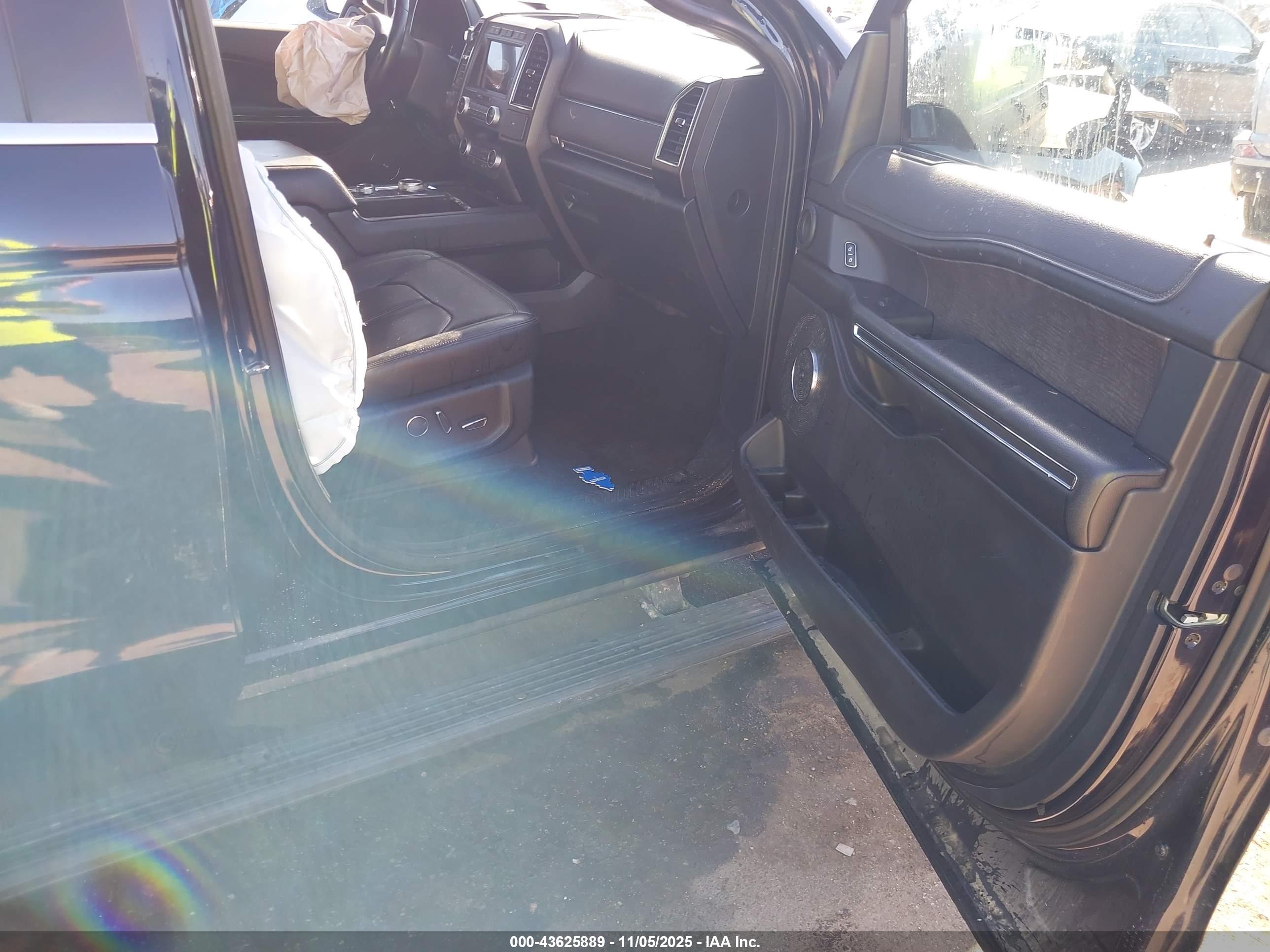 FORD EXPEDITION image 5