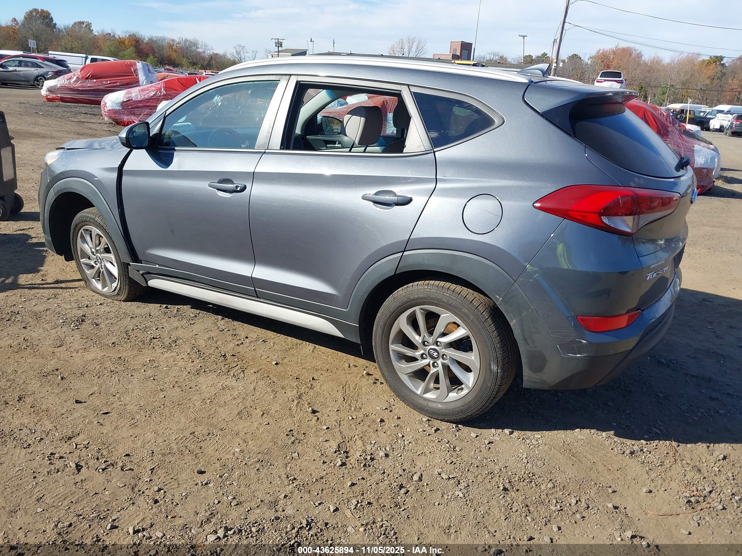 HYUNDAI TUCSON image 3