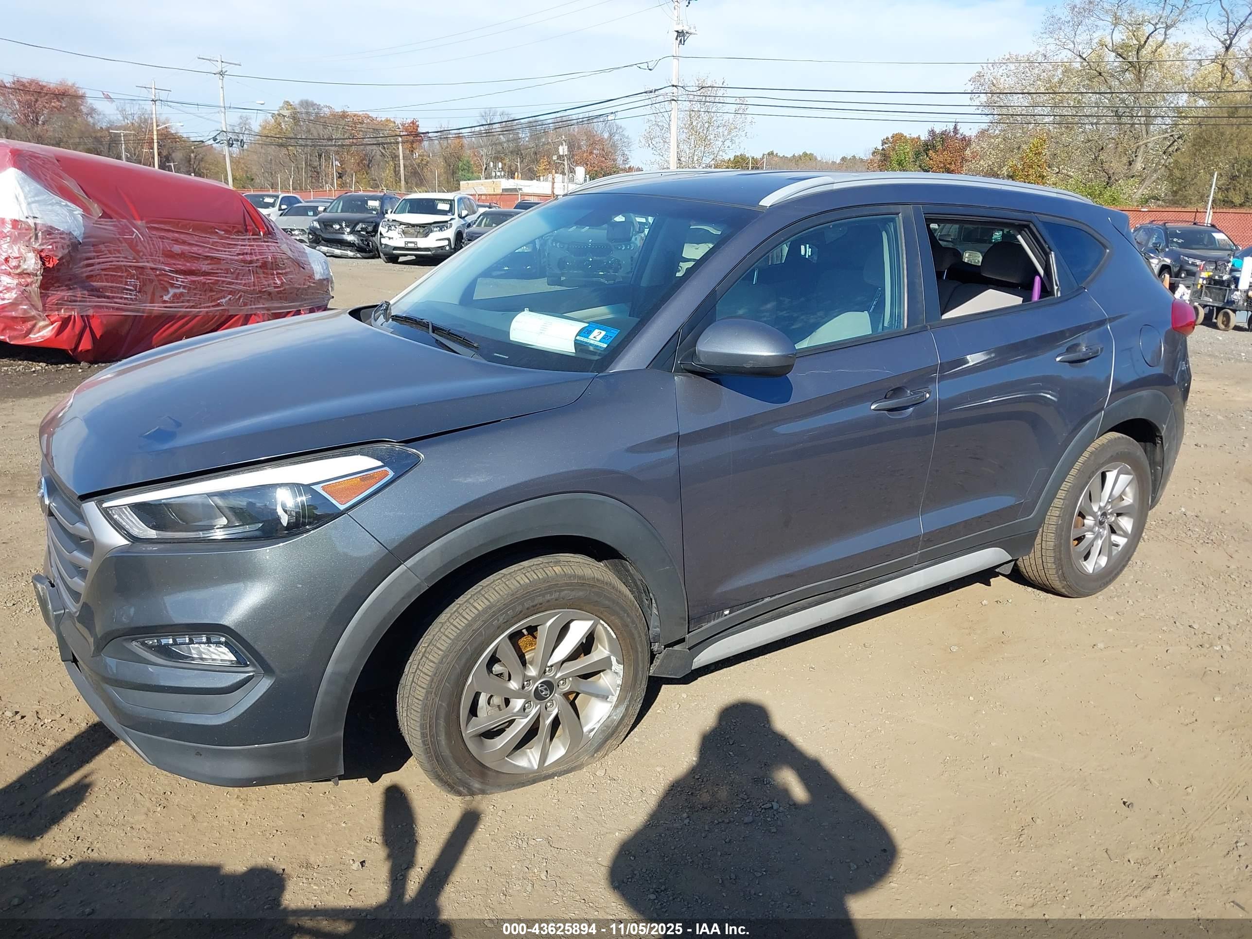 HYUNDAI TUCSON image 6
