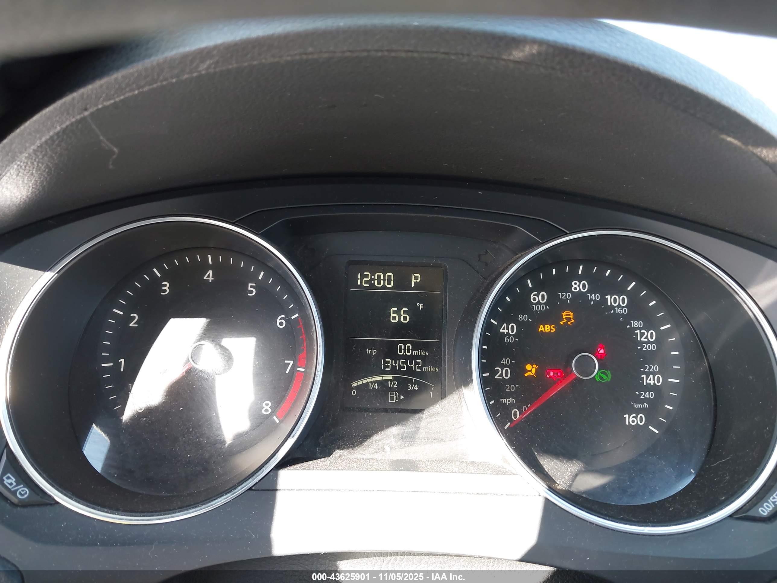 VOLKSWAGEN JETTA image 7
