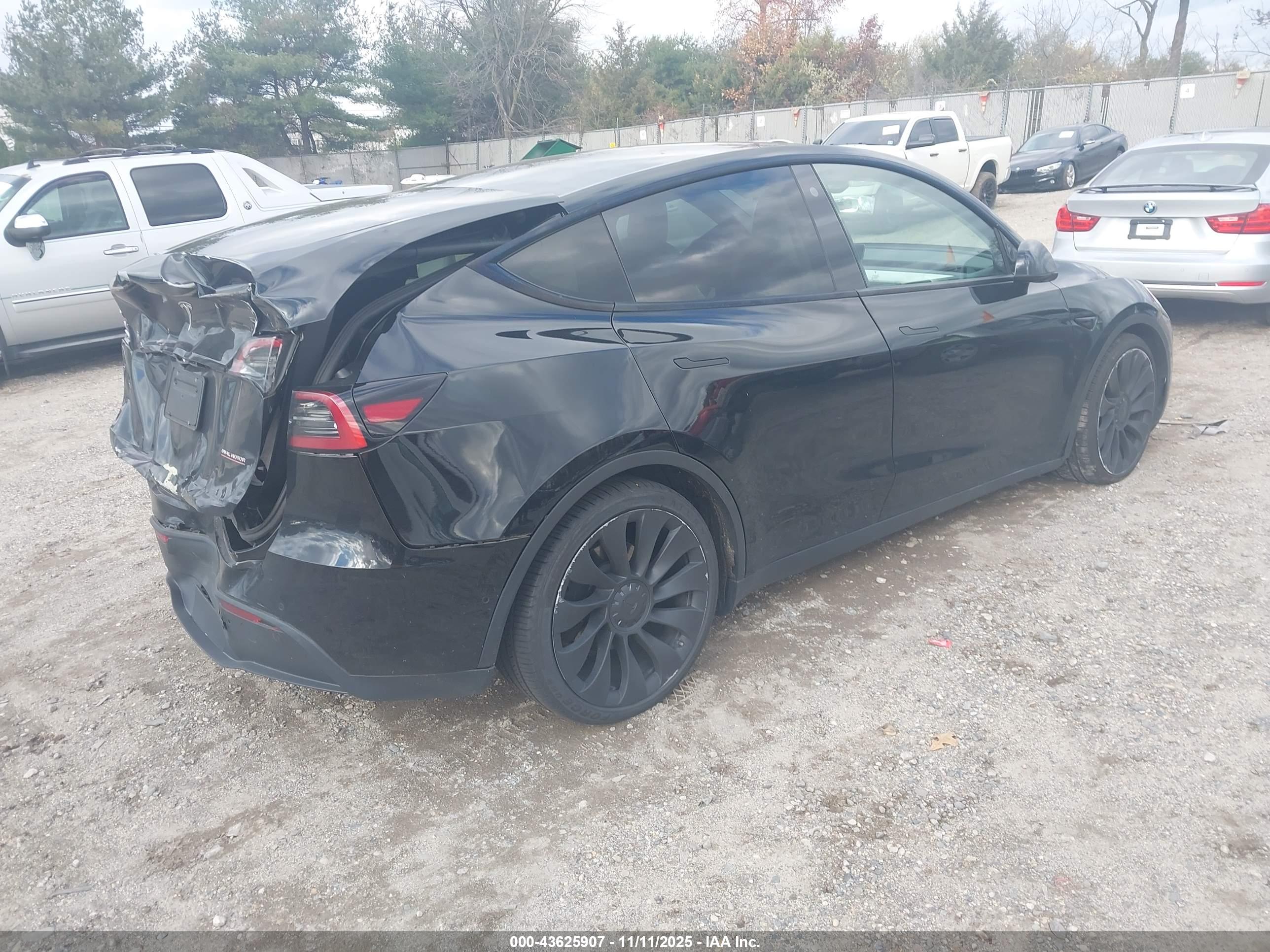 TESLA MODEL image 4