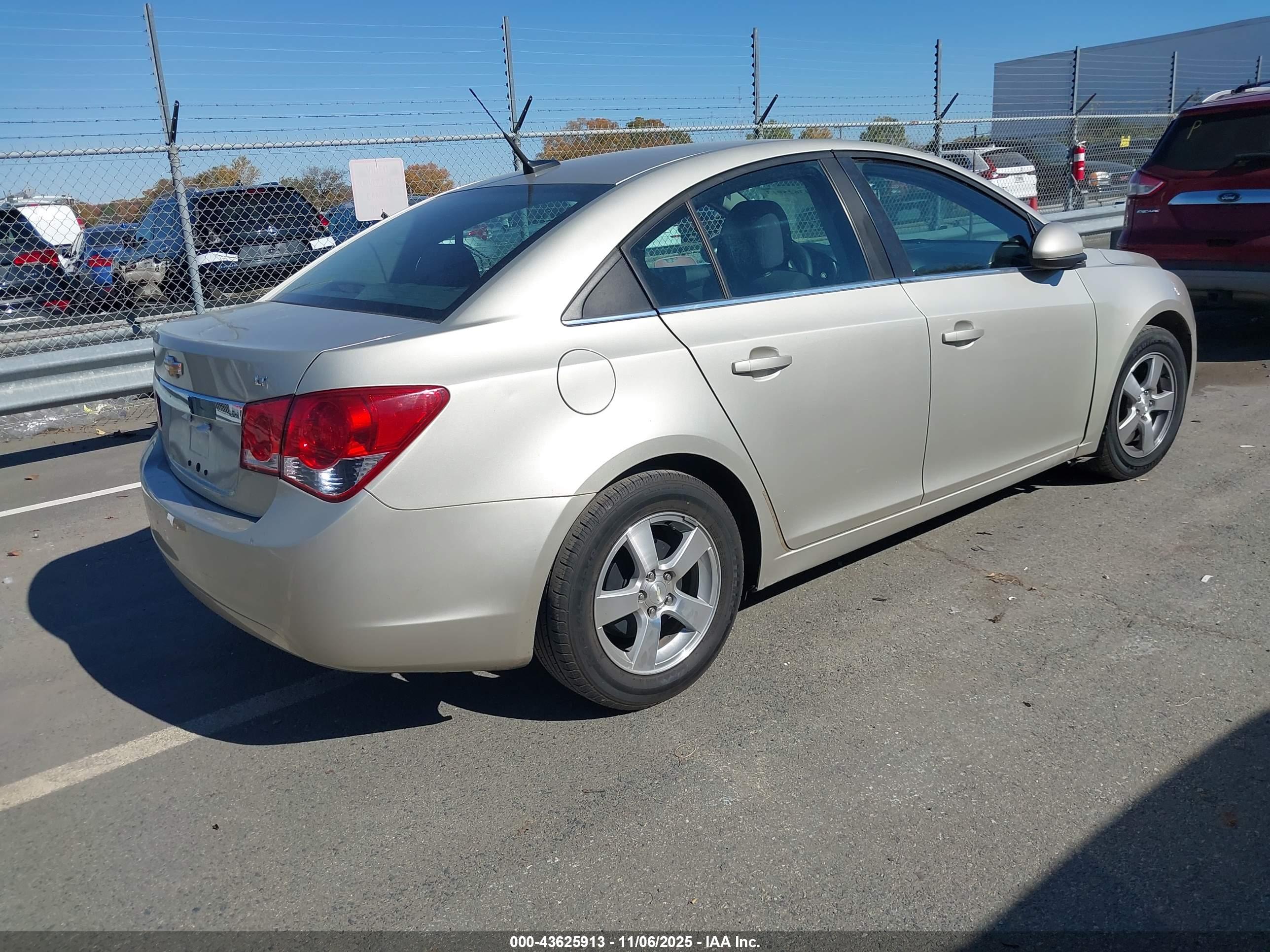 CHEVROLET CRUZE image 4