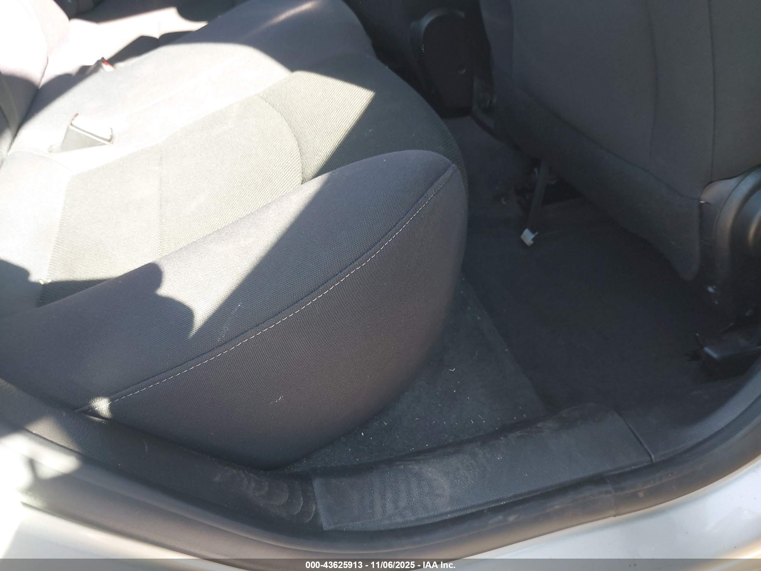 CHEVROLET CRUZE image 8