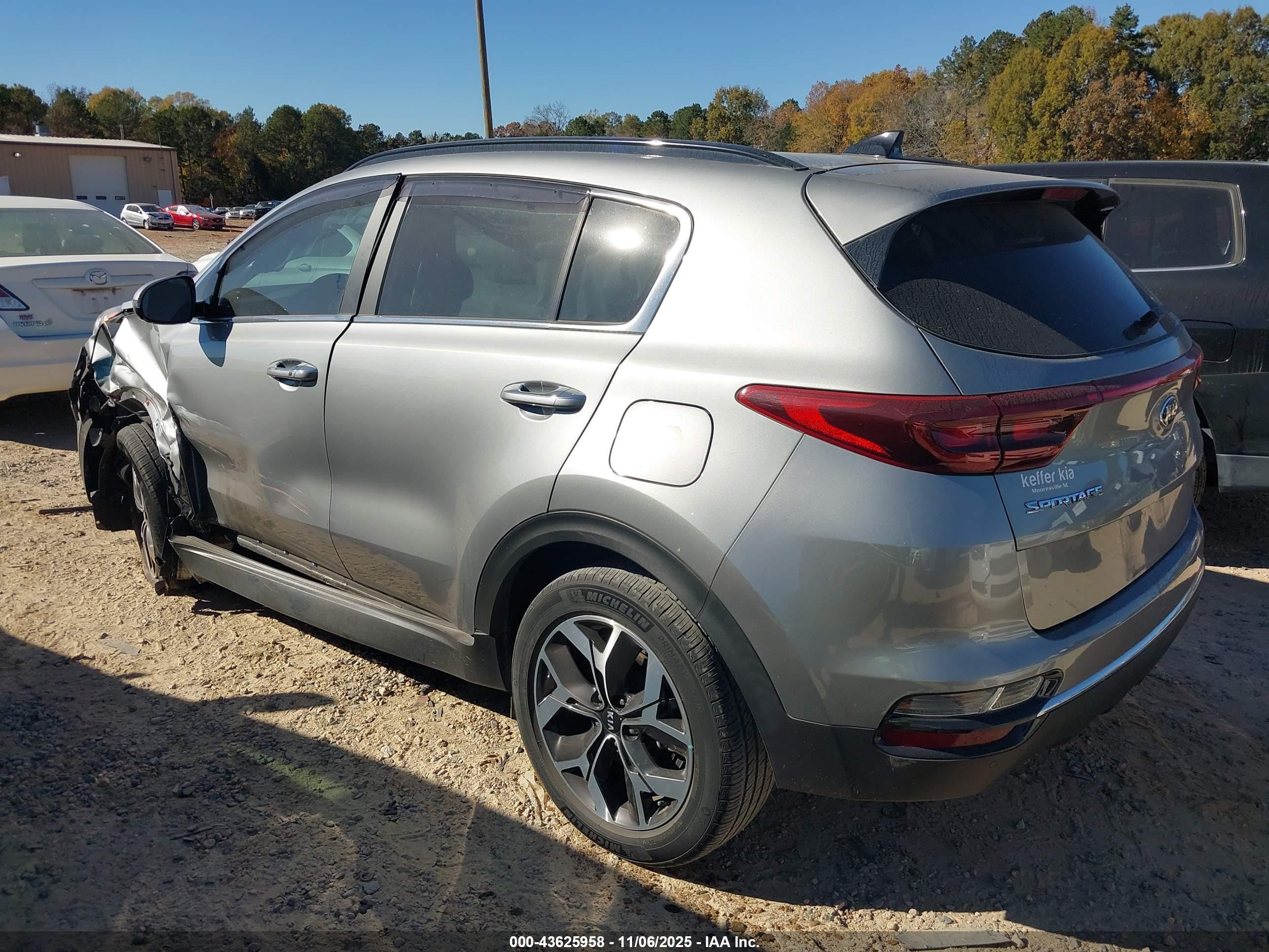 KIA SPORTAGE image 3