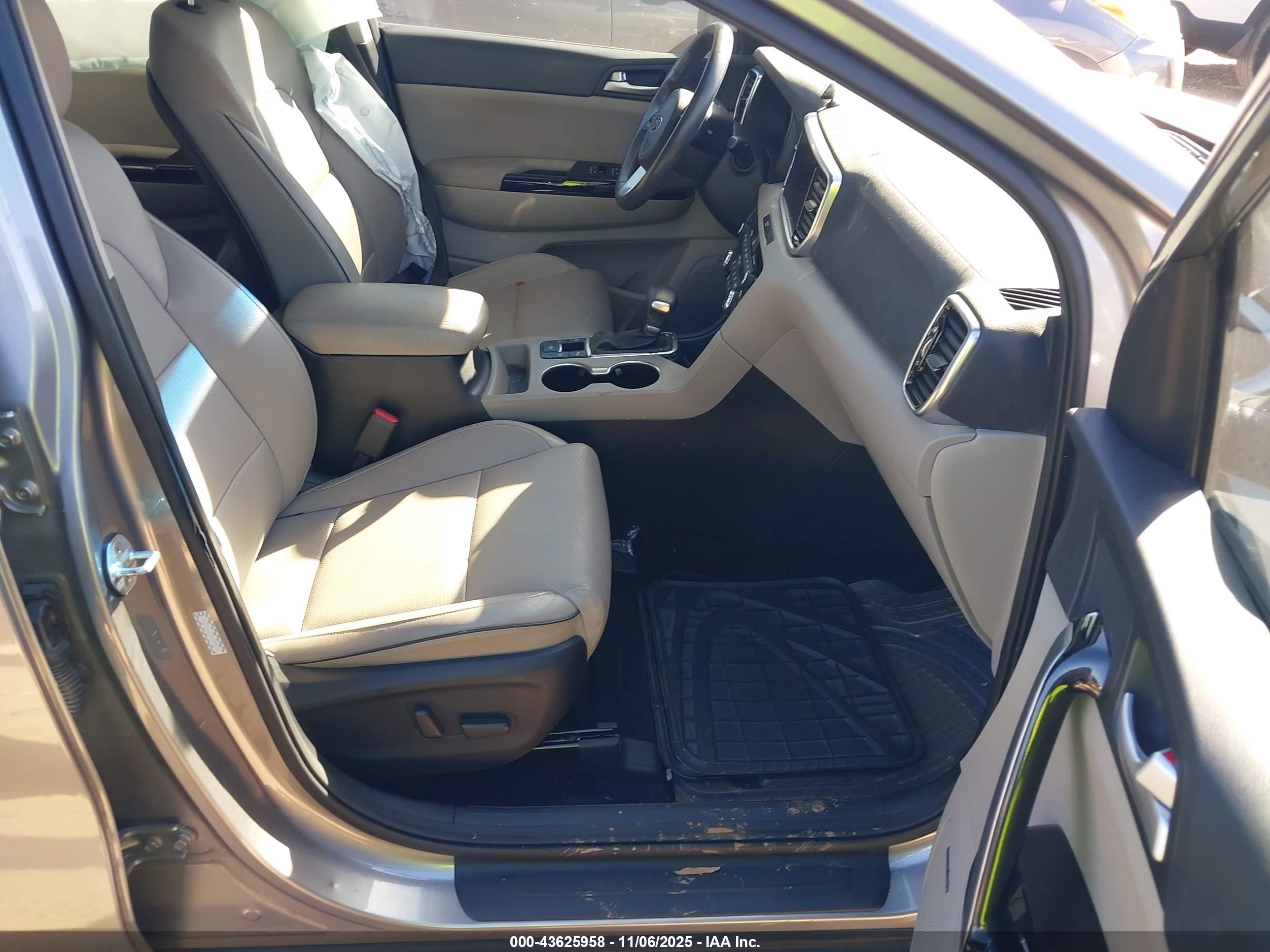 KIA SPORTAGE image 5