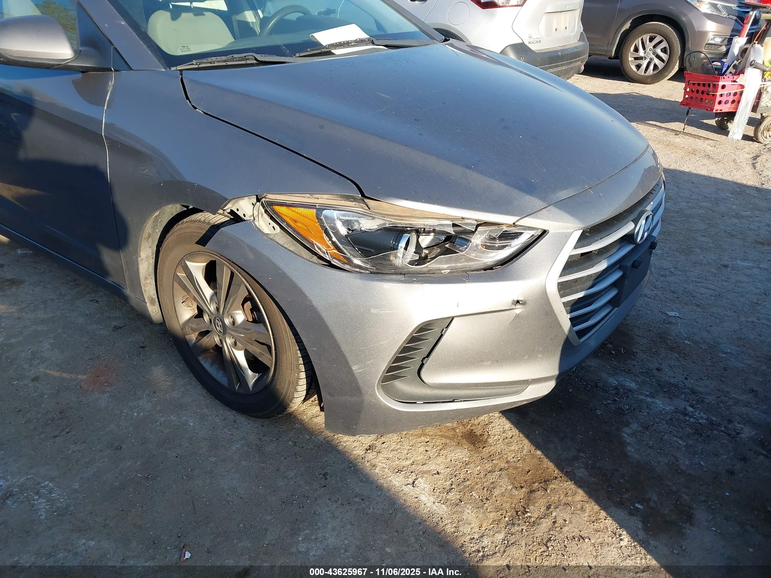 HYUNDAI ELANTRA image 6