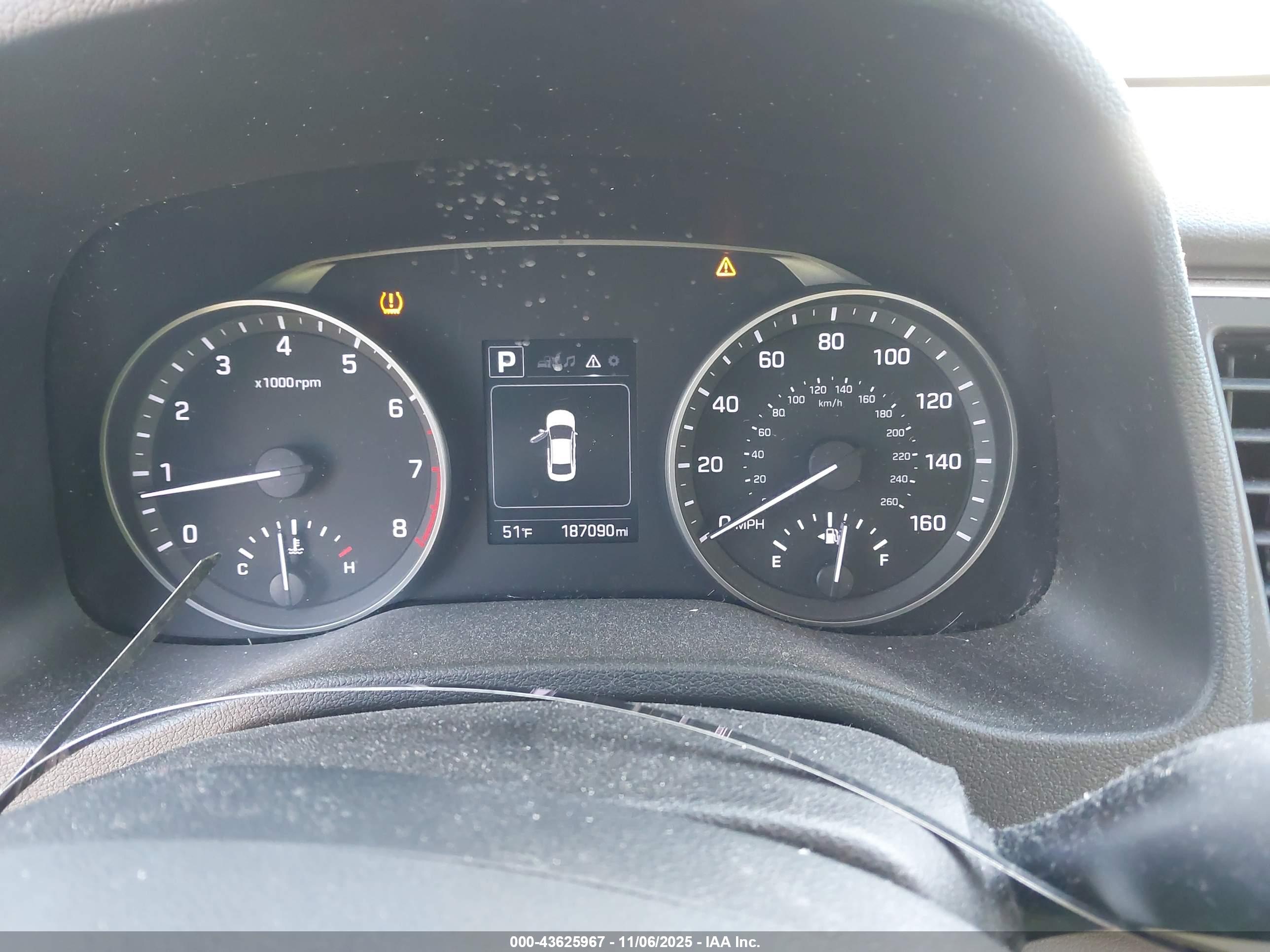 HYUNDAI ELANTRA image 7