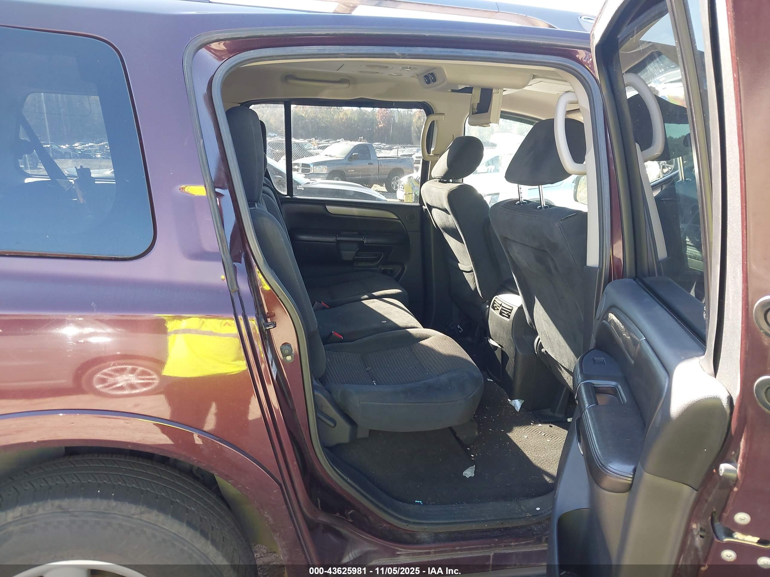NISSAN ARMADA image 8