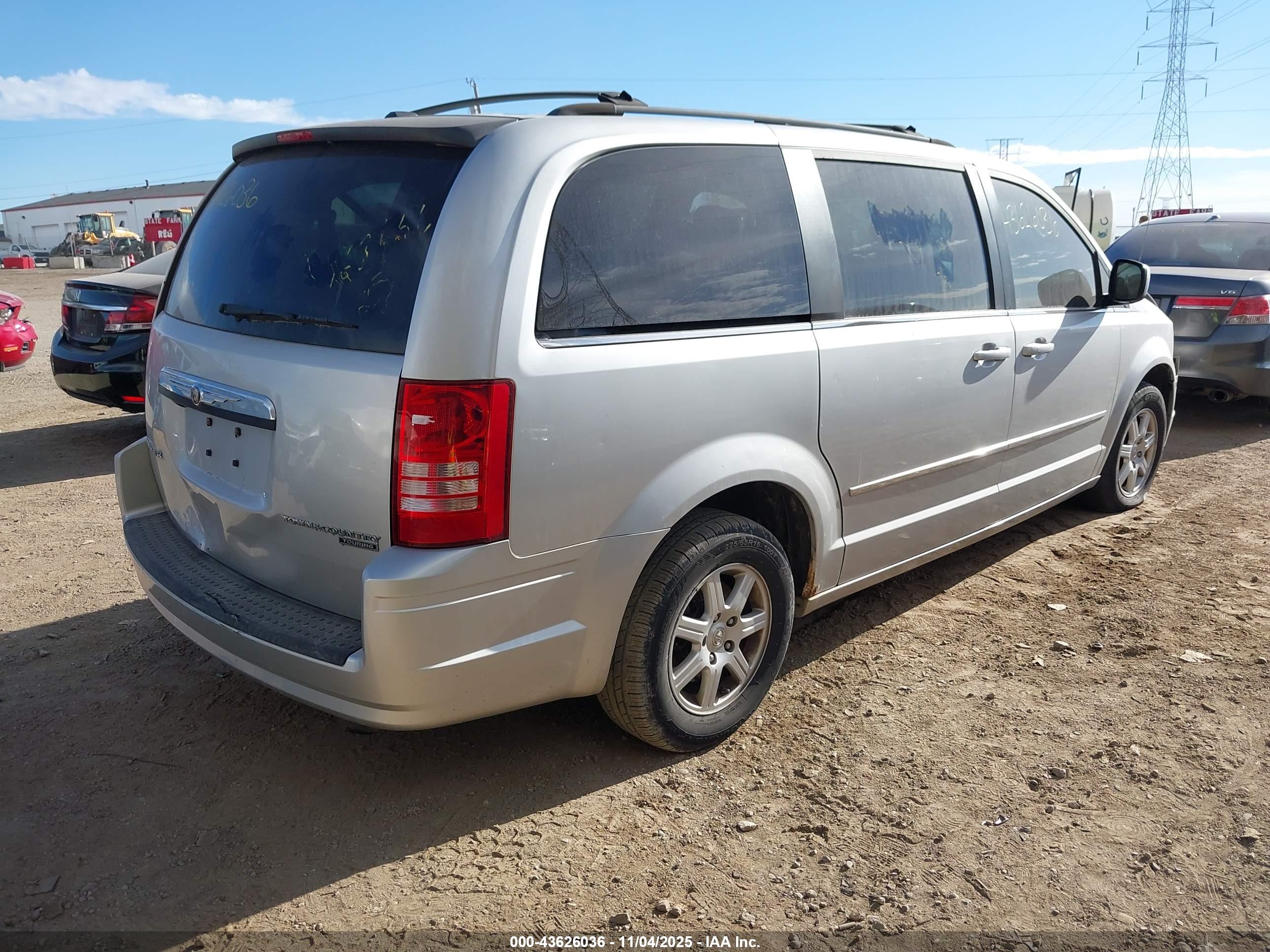 CHRYSLER TOWN image 4