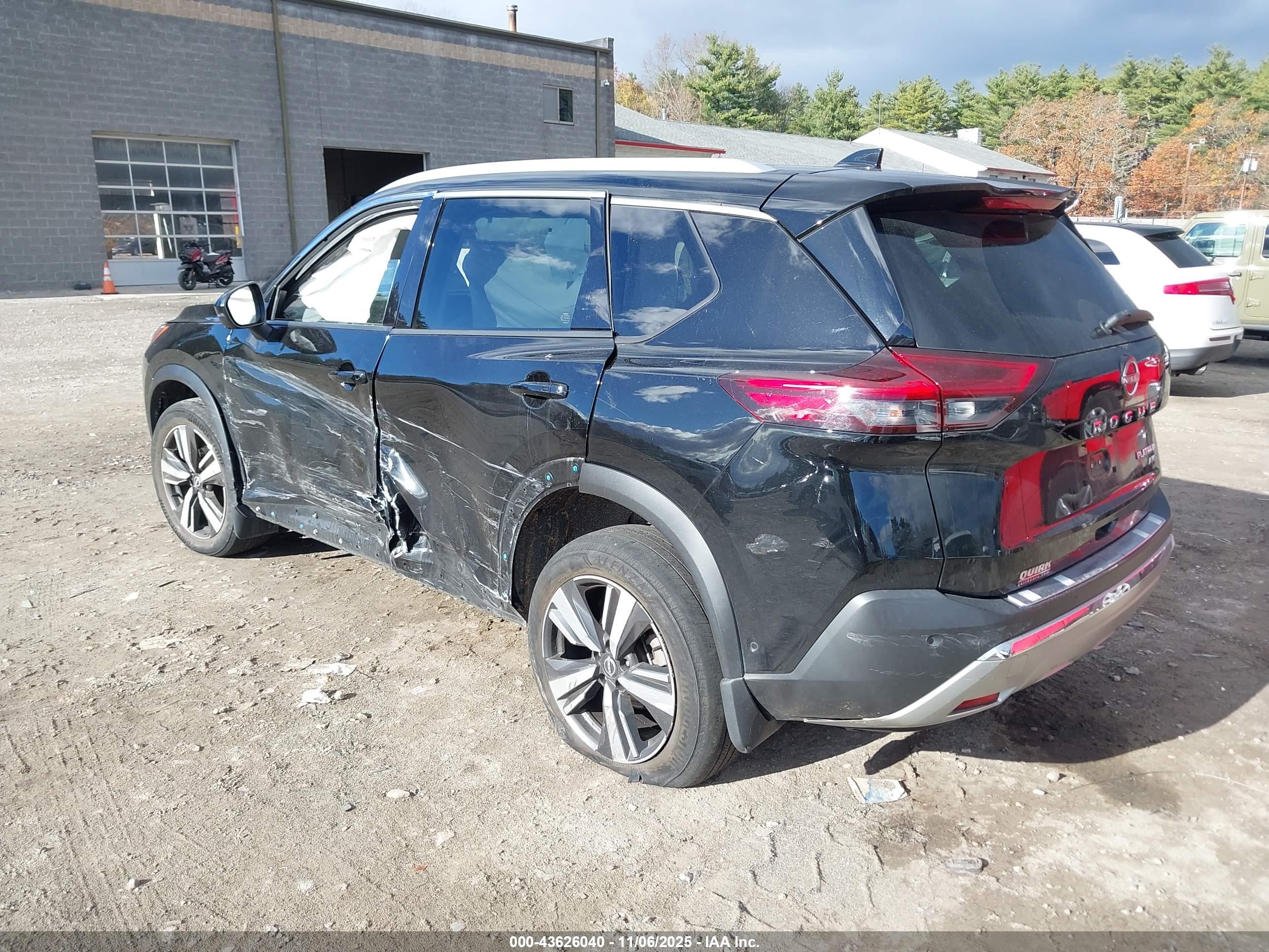 NISSAN ROGUE image 3