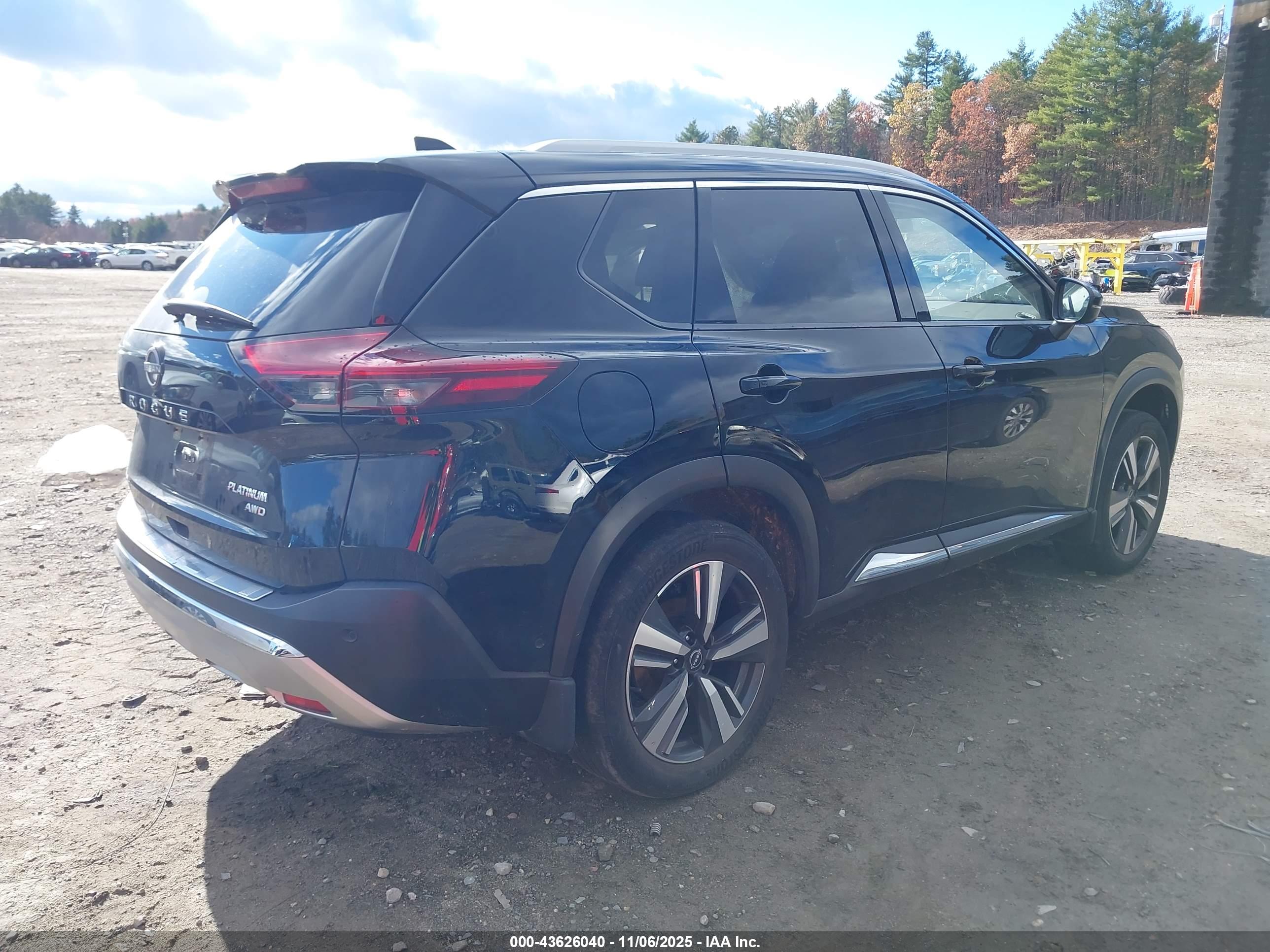 NISSAN ROGUE image 4