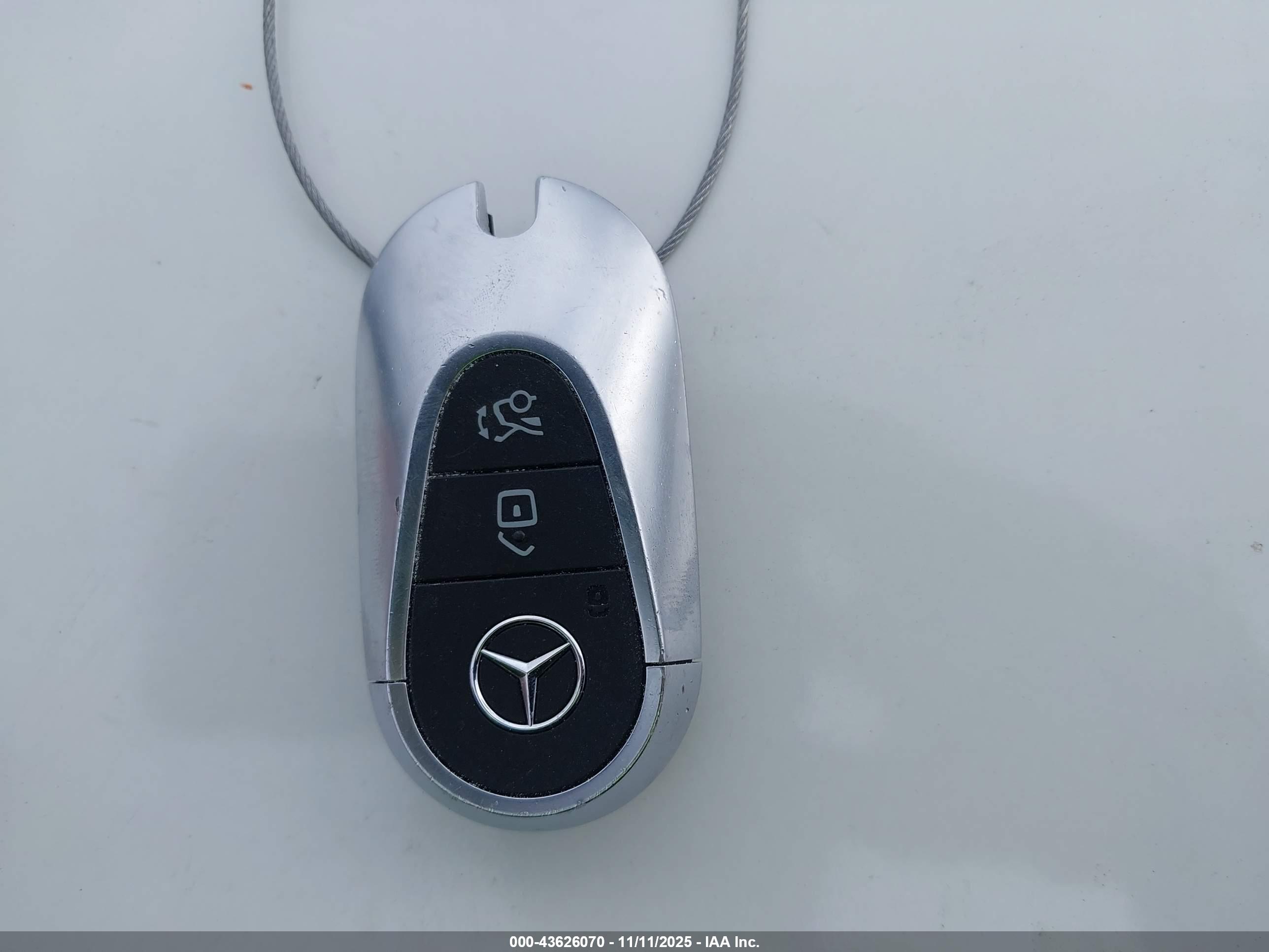 MERCEDES-BENZ C image 11