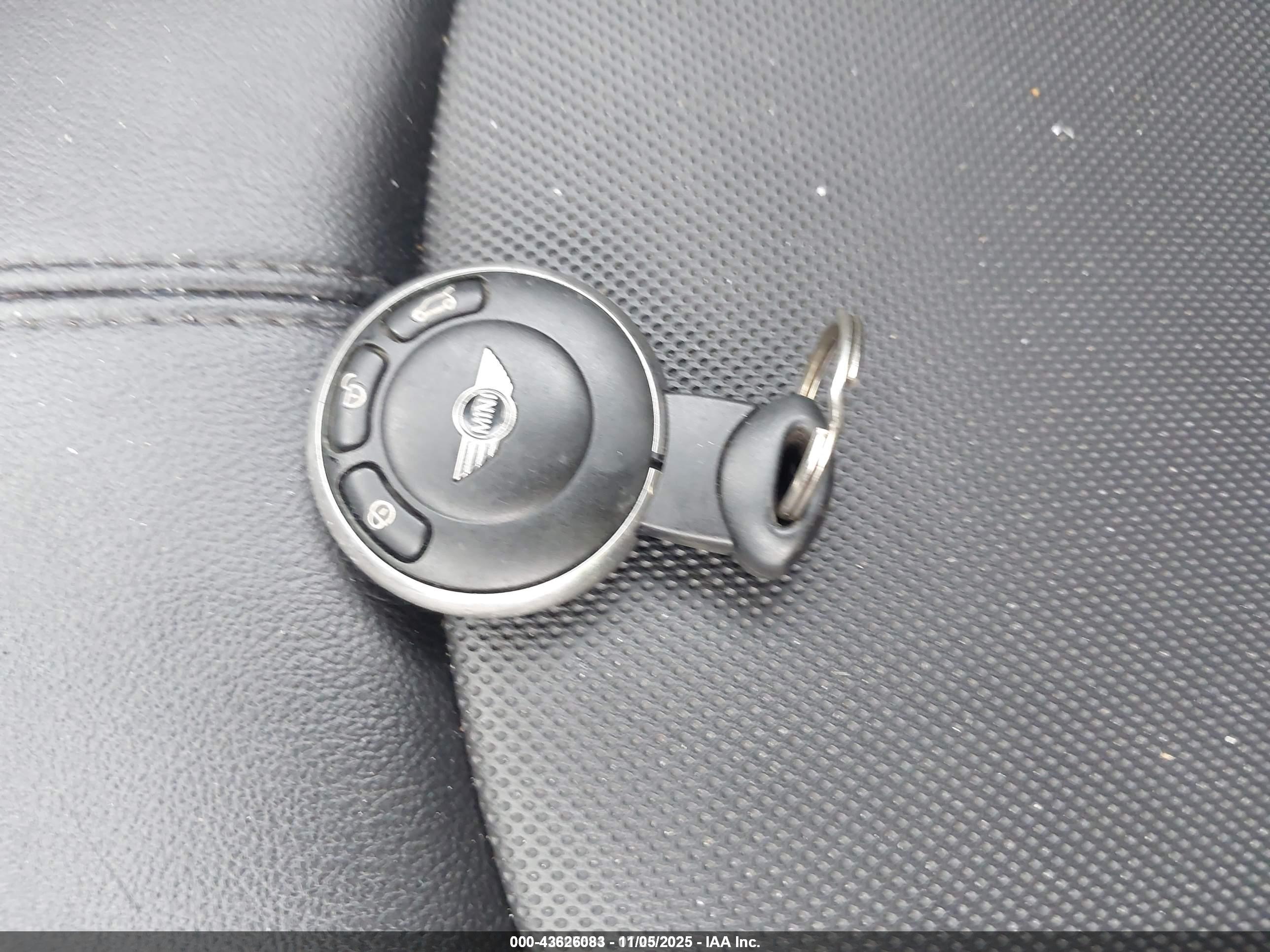 MINI COUNTRYMAN image 11