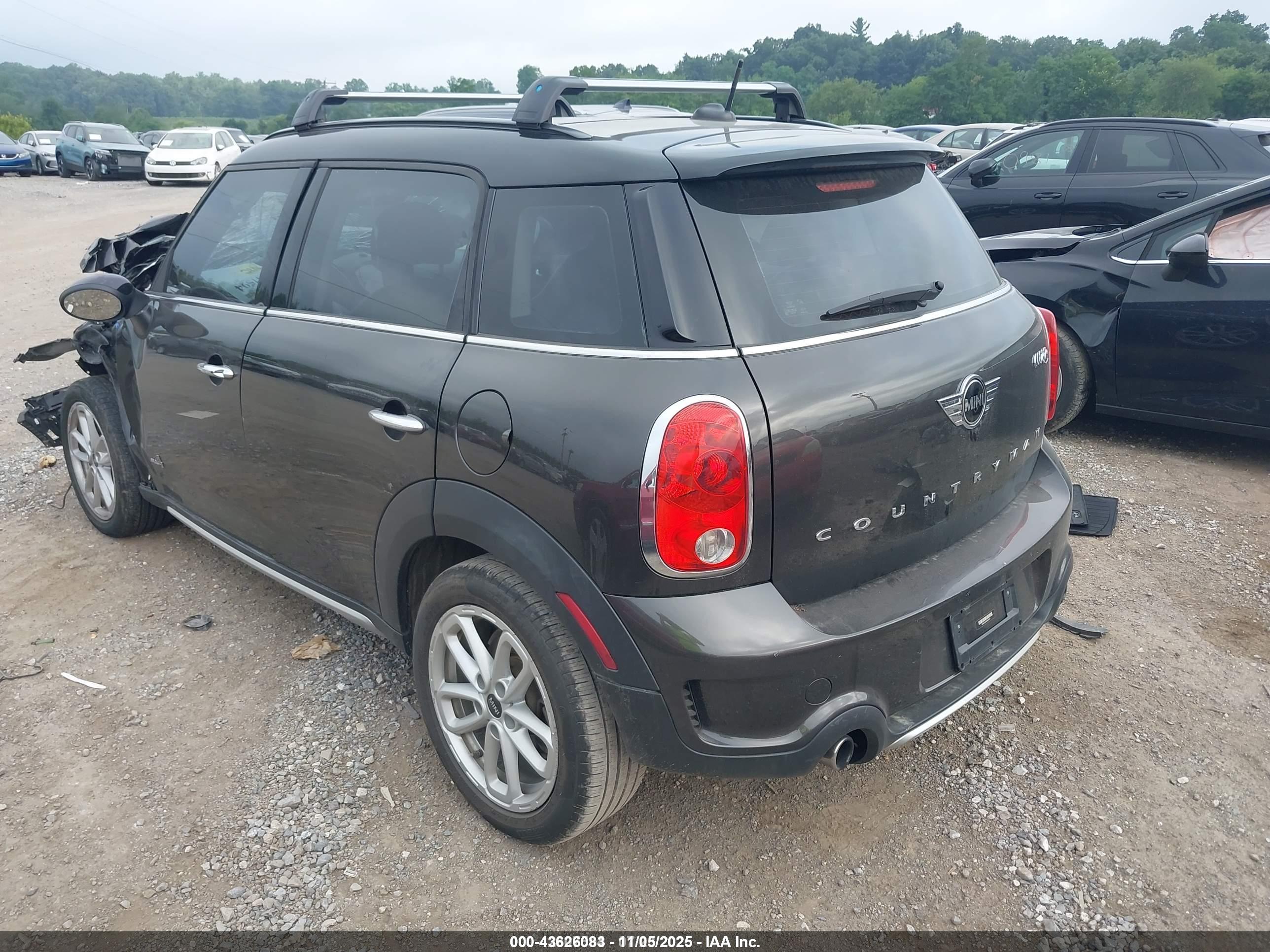 MINI COUNTRYMAN image 3