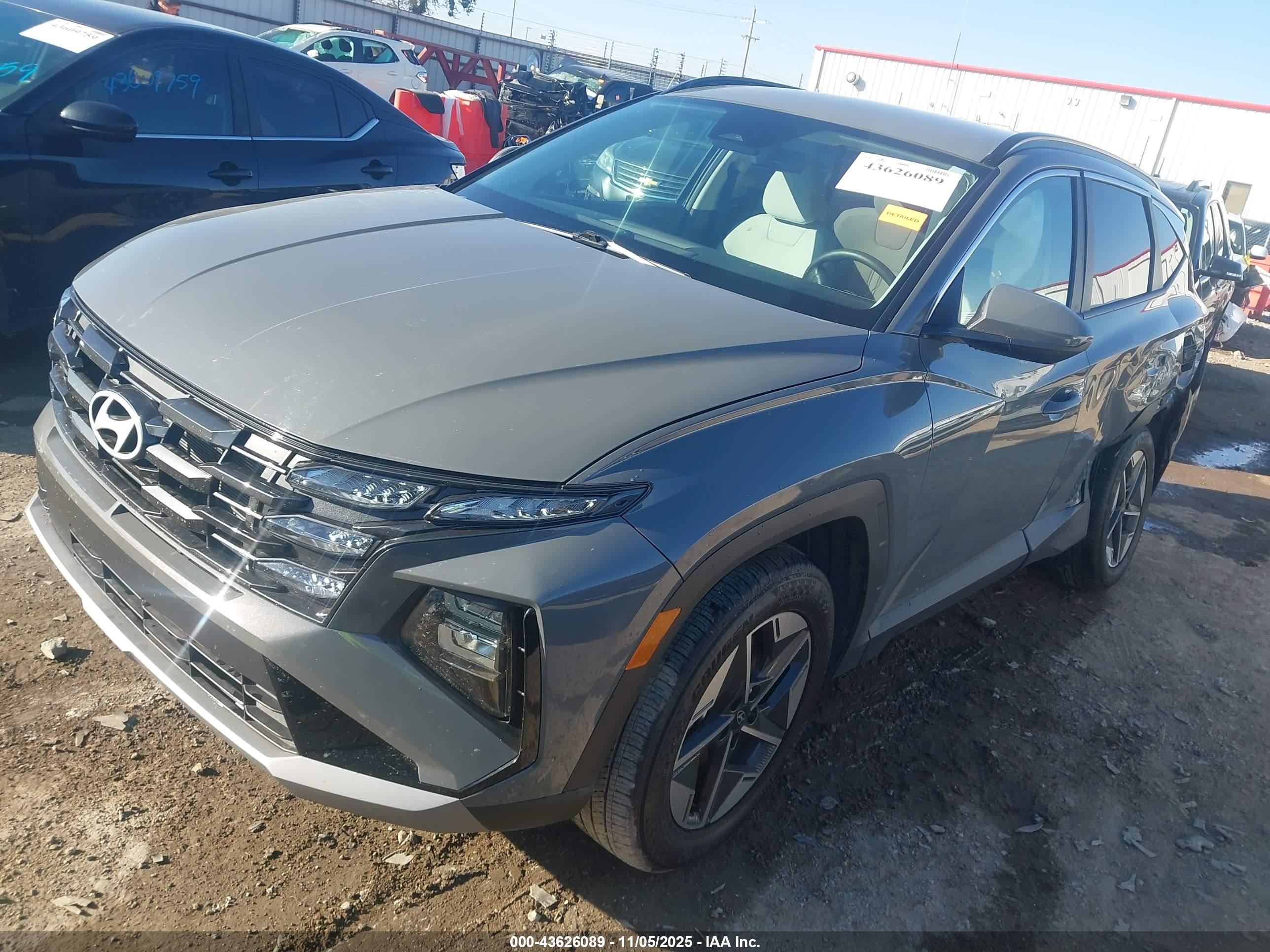 HYUNDAI TUCSON image 2