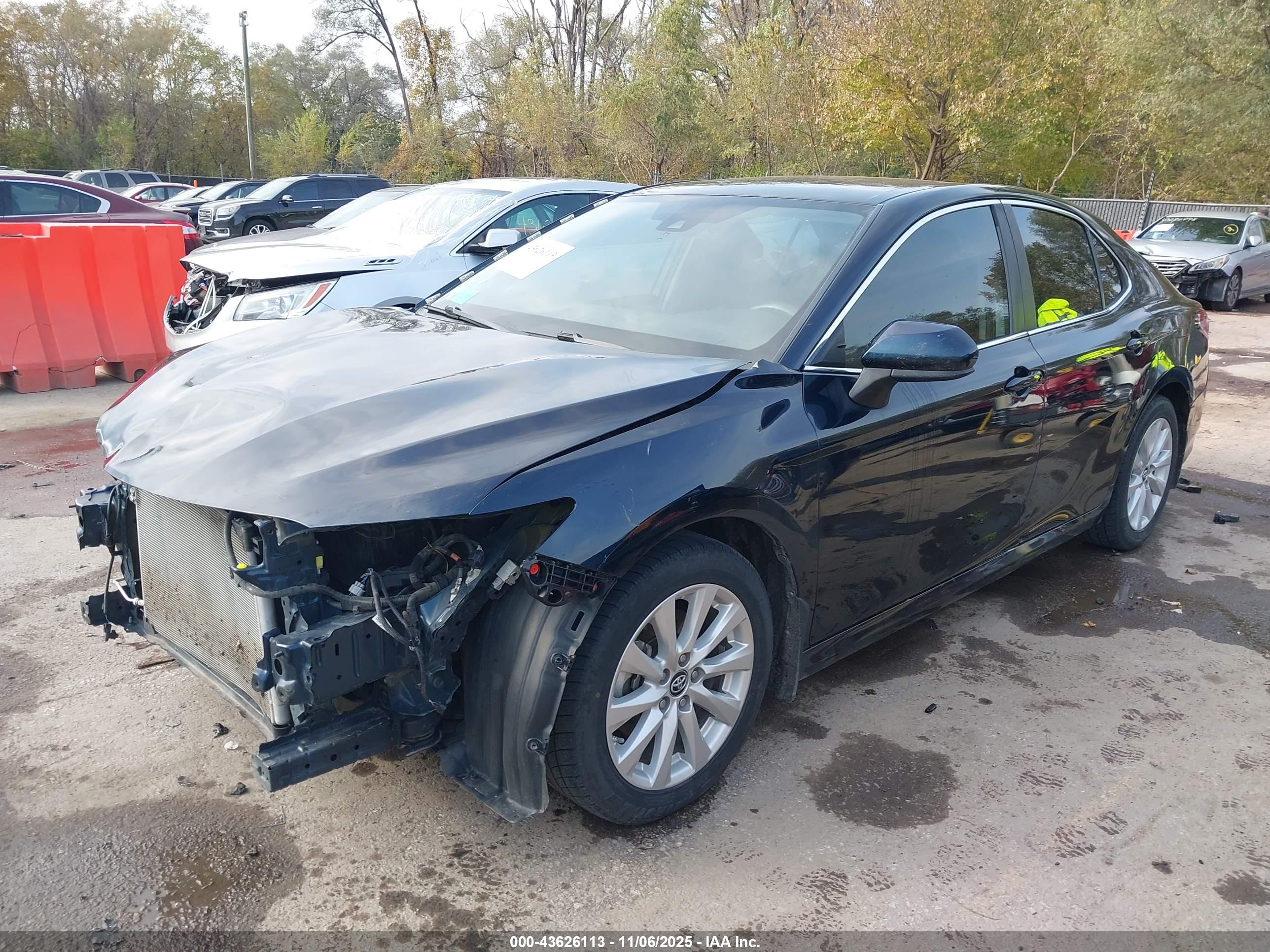 TOYOTA CAMRY image 2