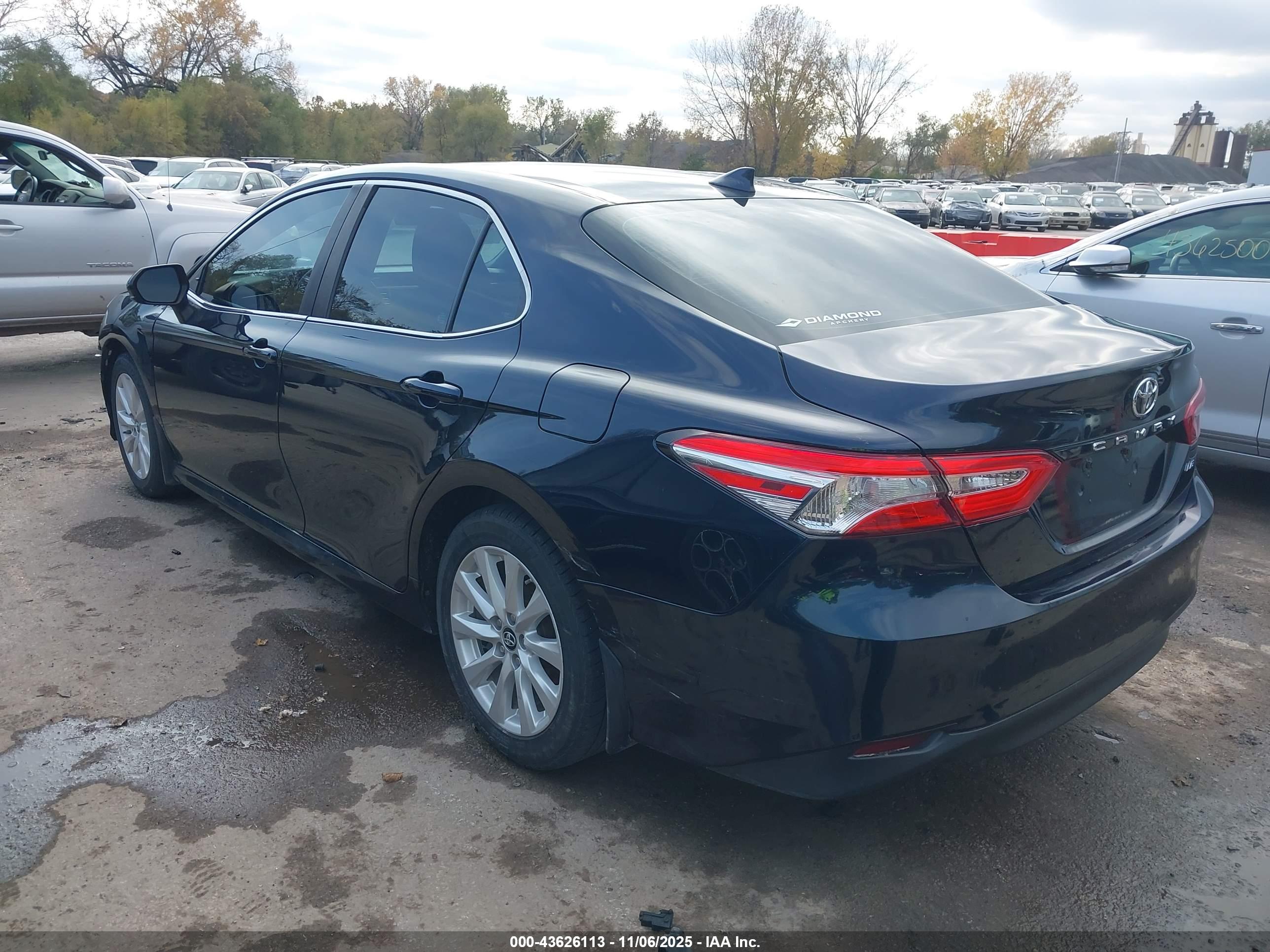 TOYOTA CAMRY image 3