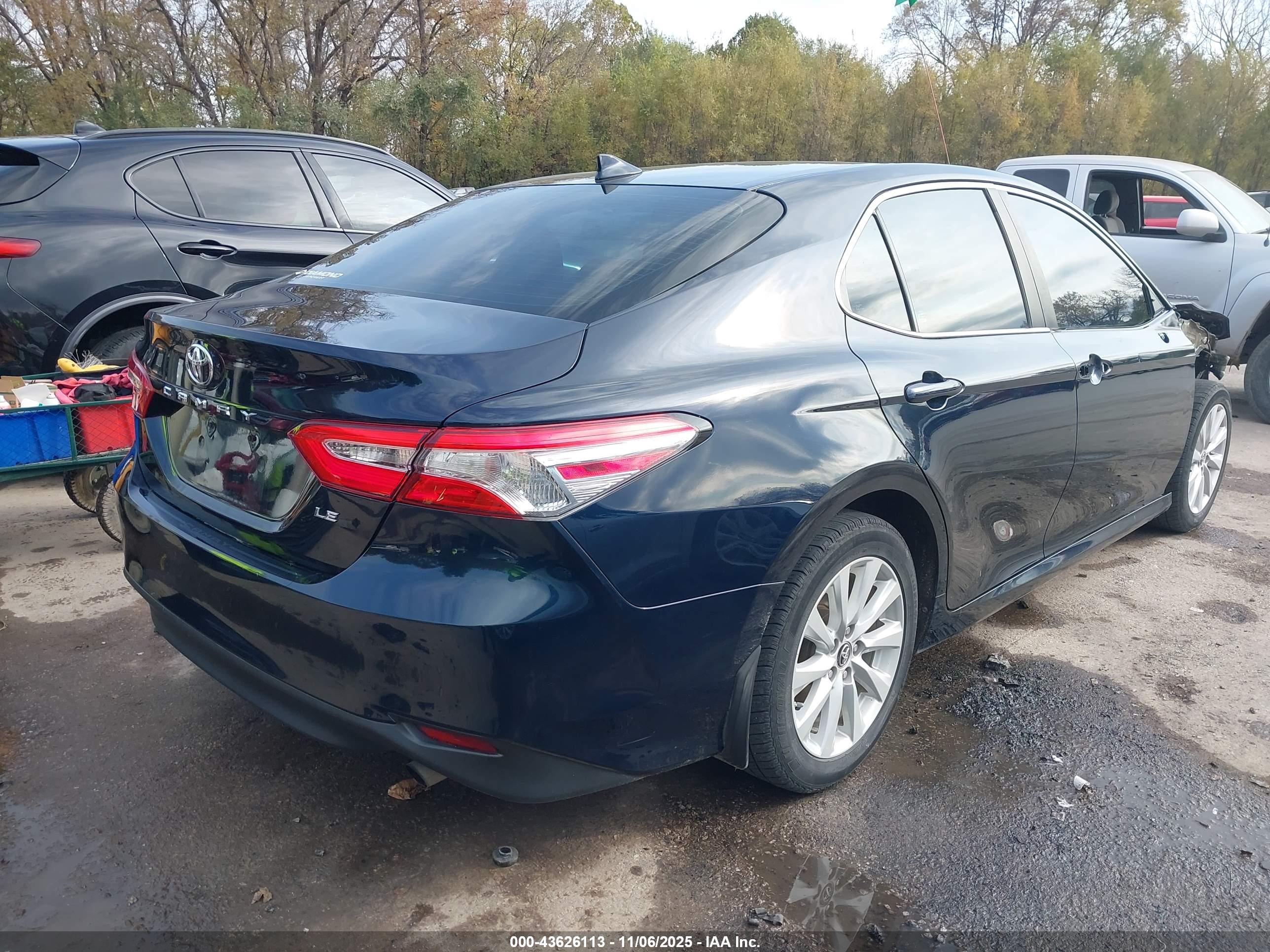 TOYOTA CAMRY image 4