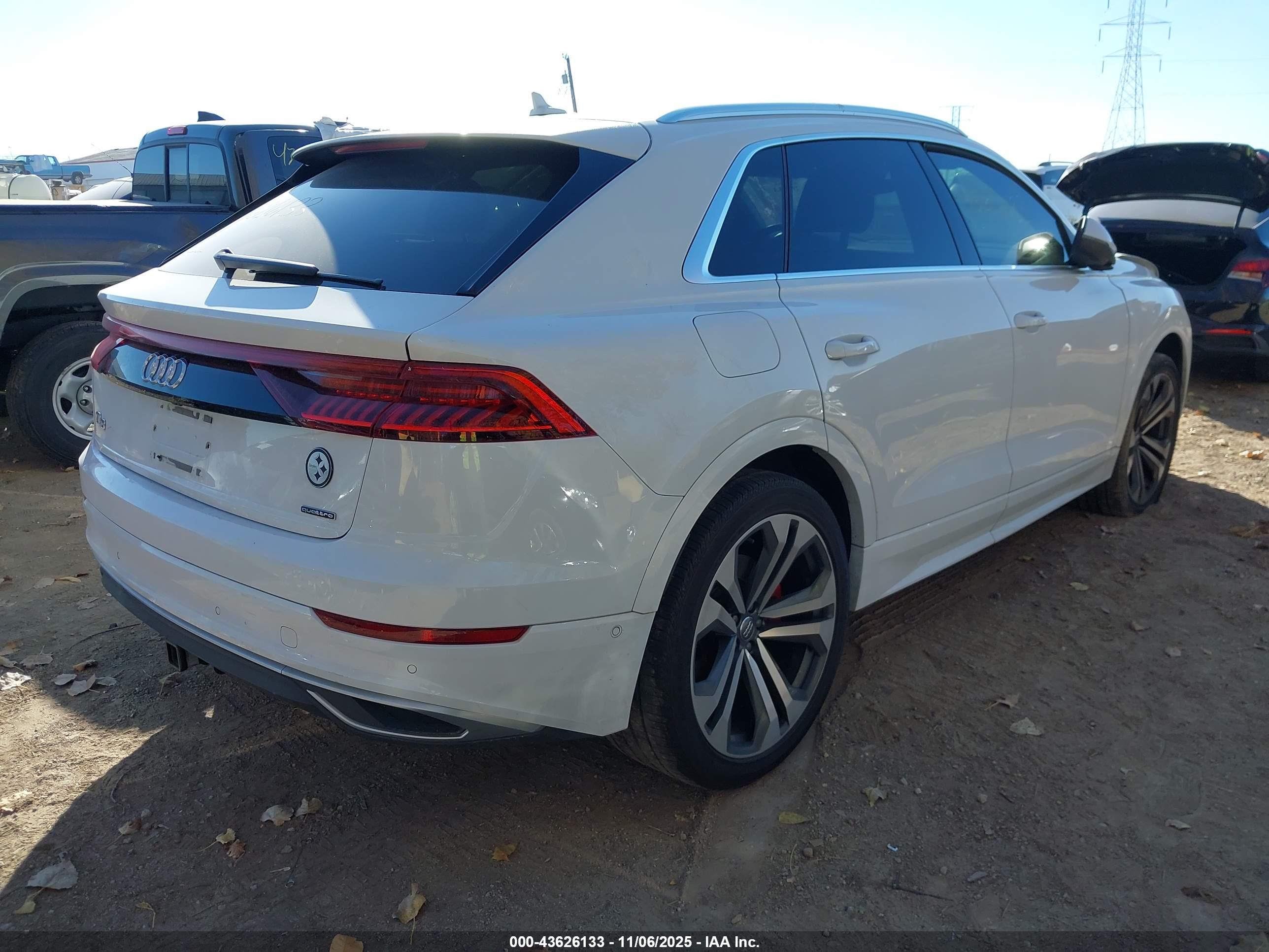 AUDI Q8 image 4