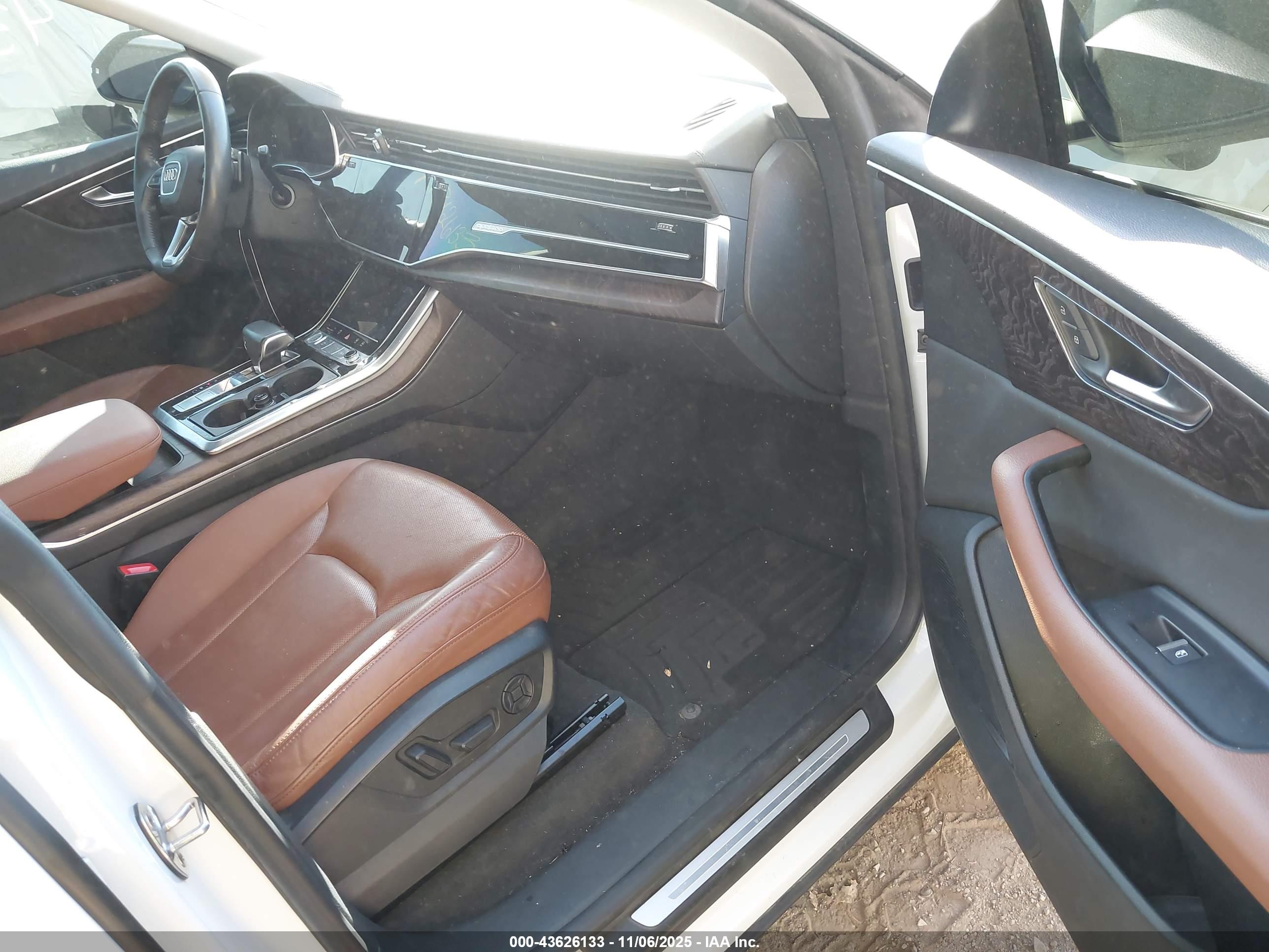 AUDI Q8 image 5
