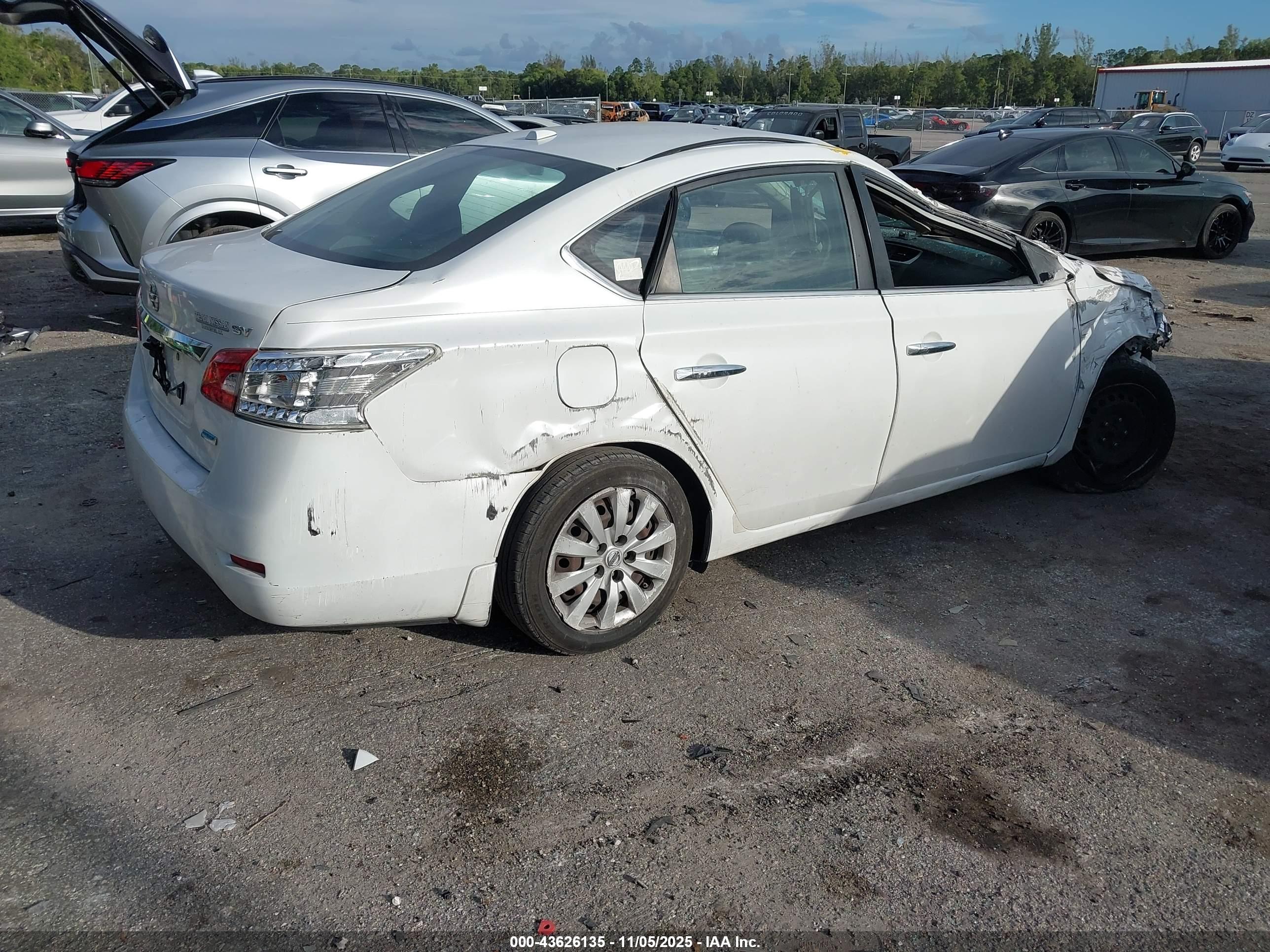 NISSAN SENTRA image 4