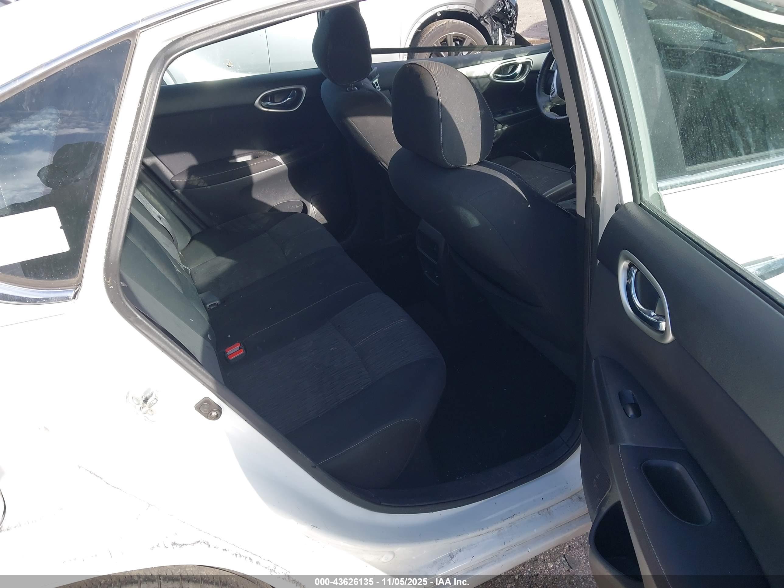 NISSAN SENTRA image 8