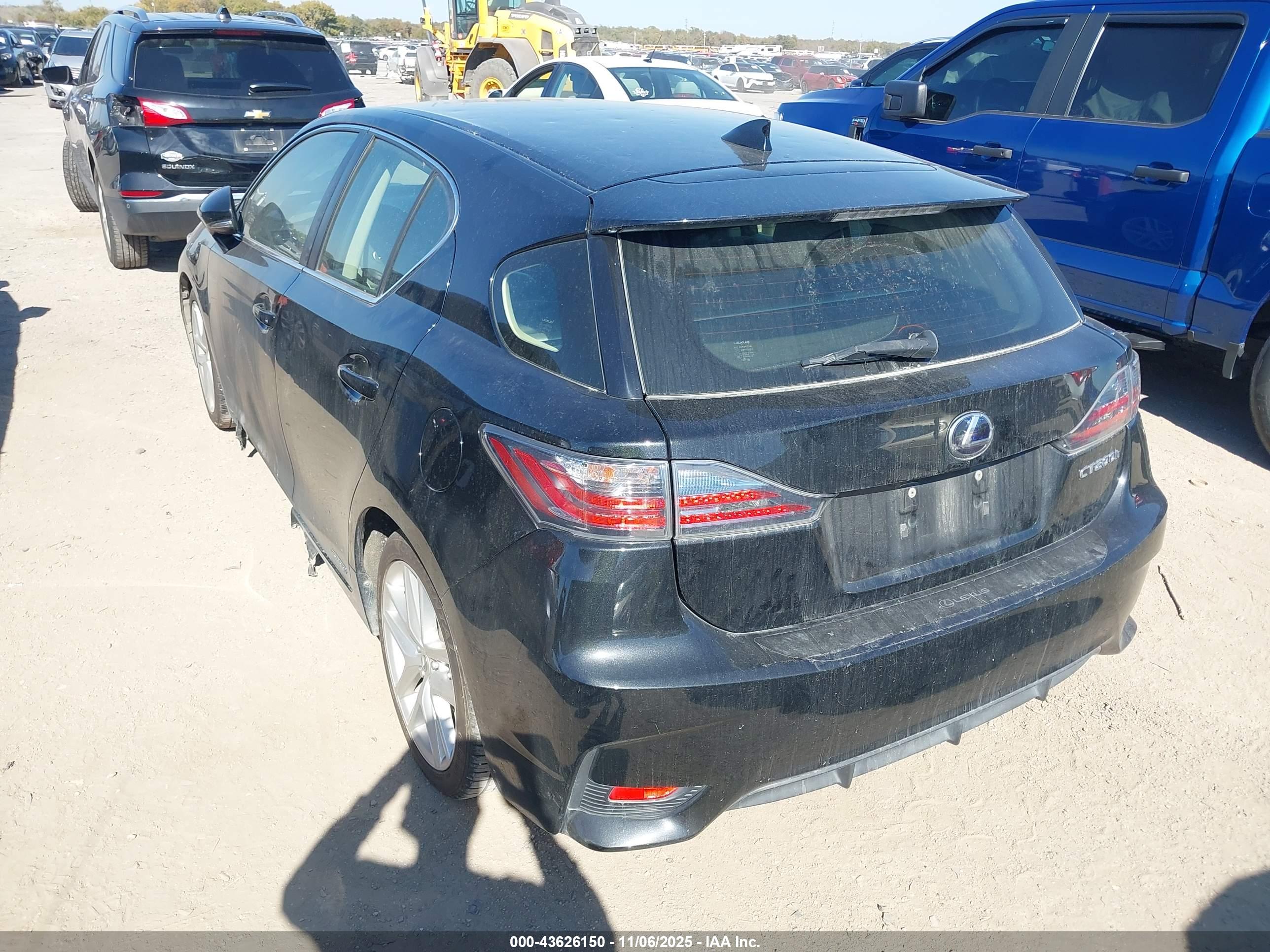 LEXUS CT image 3