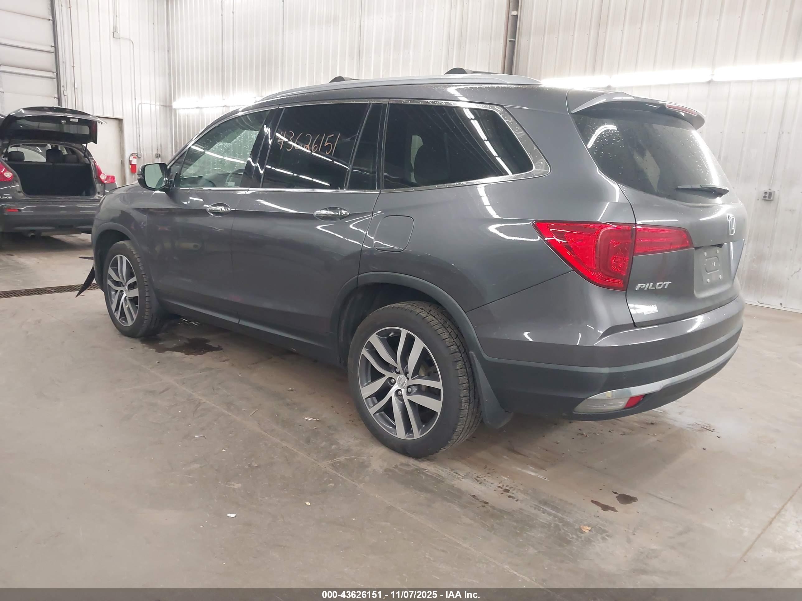 HONDA PILOT image 3