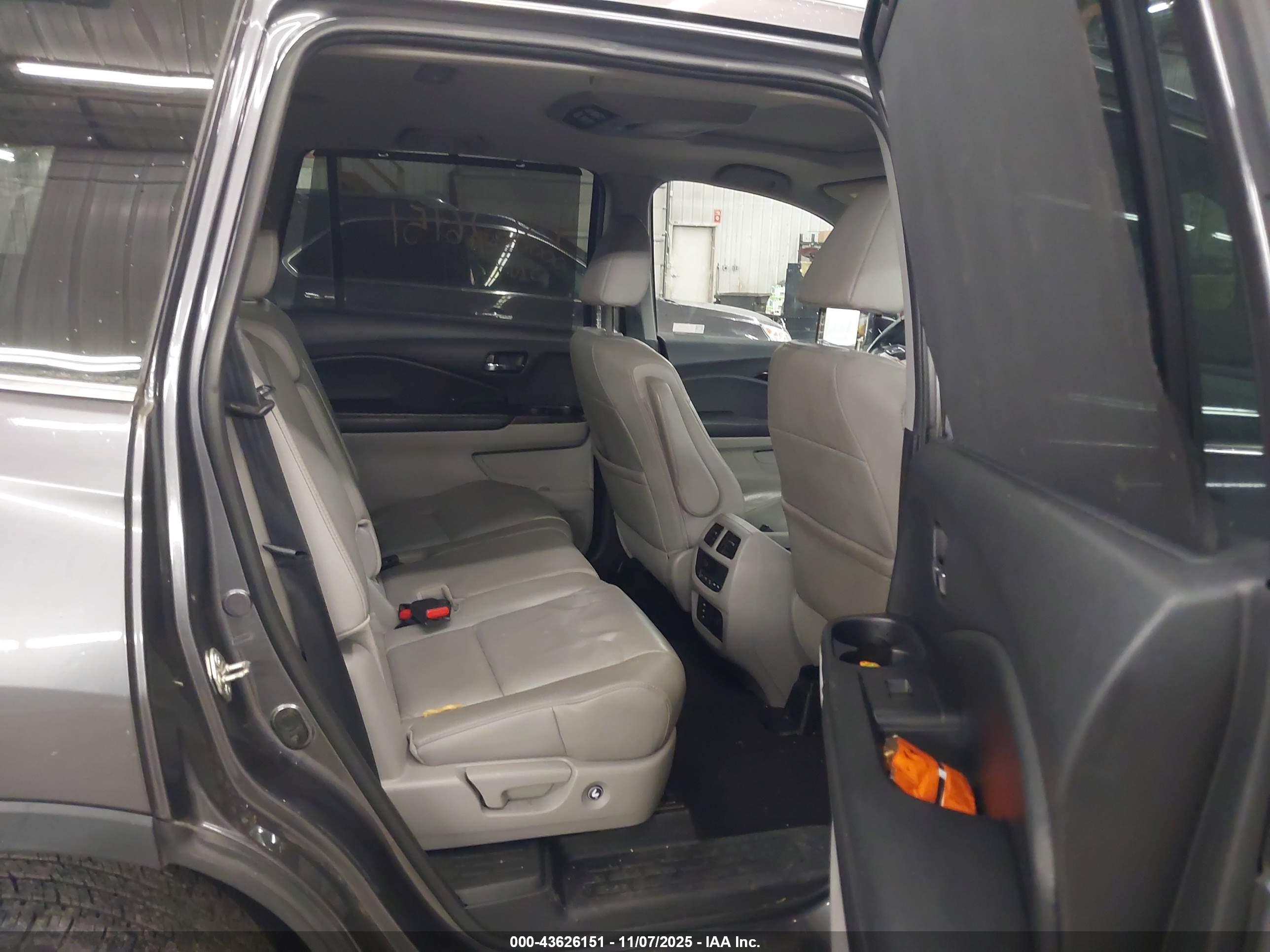 HONDA PILOT image 8