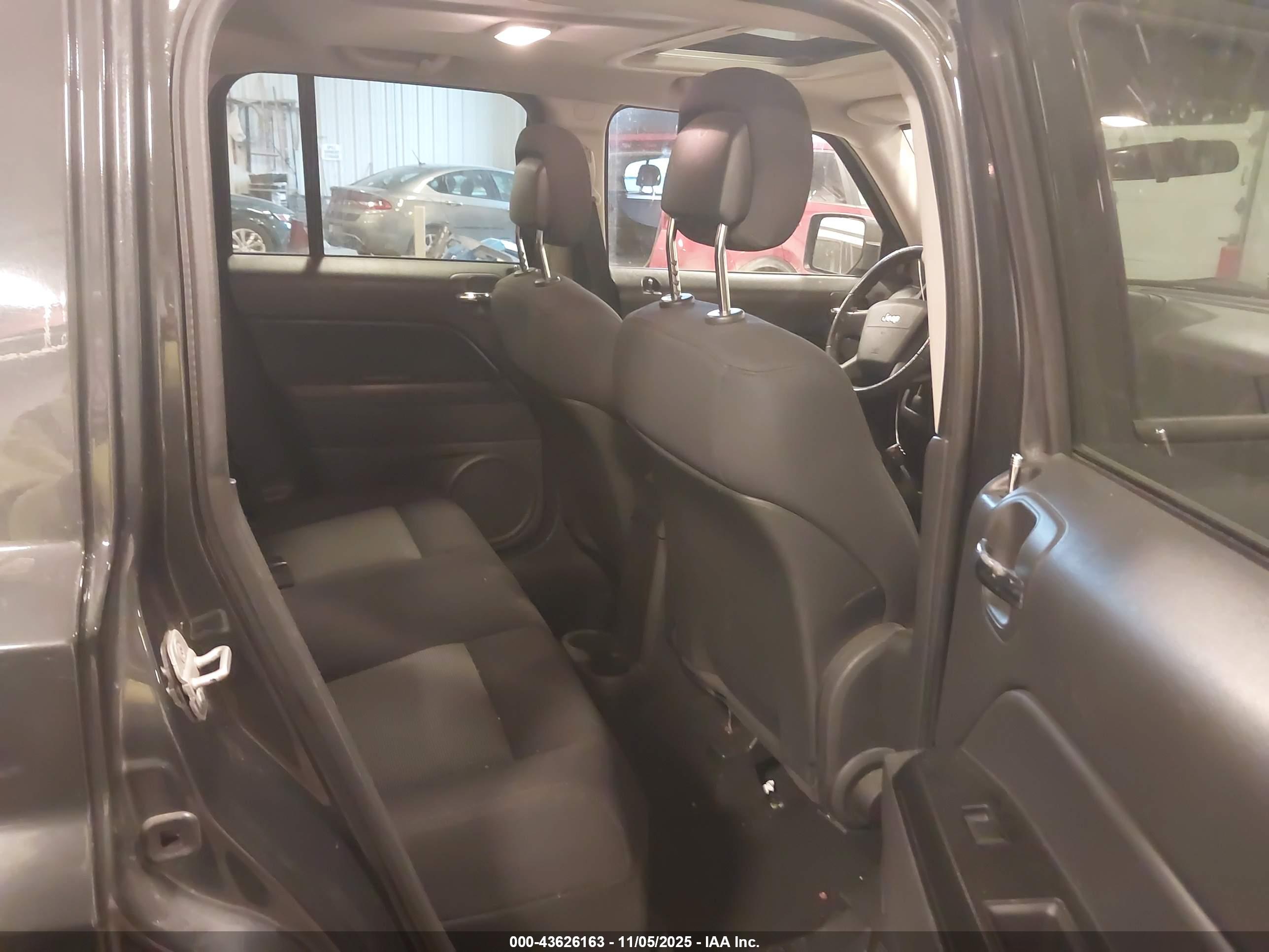 JEEP PATRIOT image 8