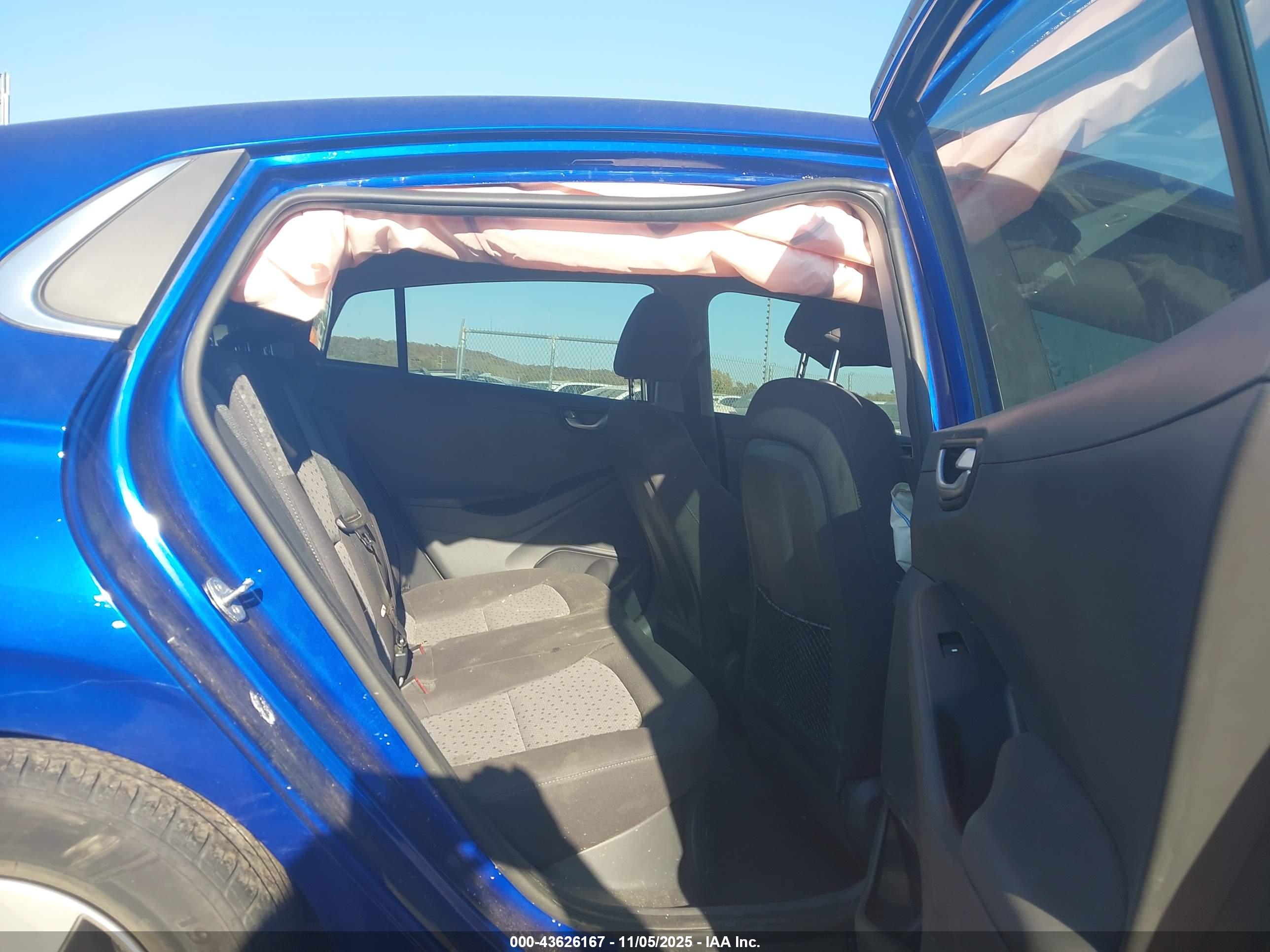 HYUNDAI IONIQ image 8