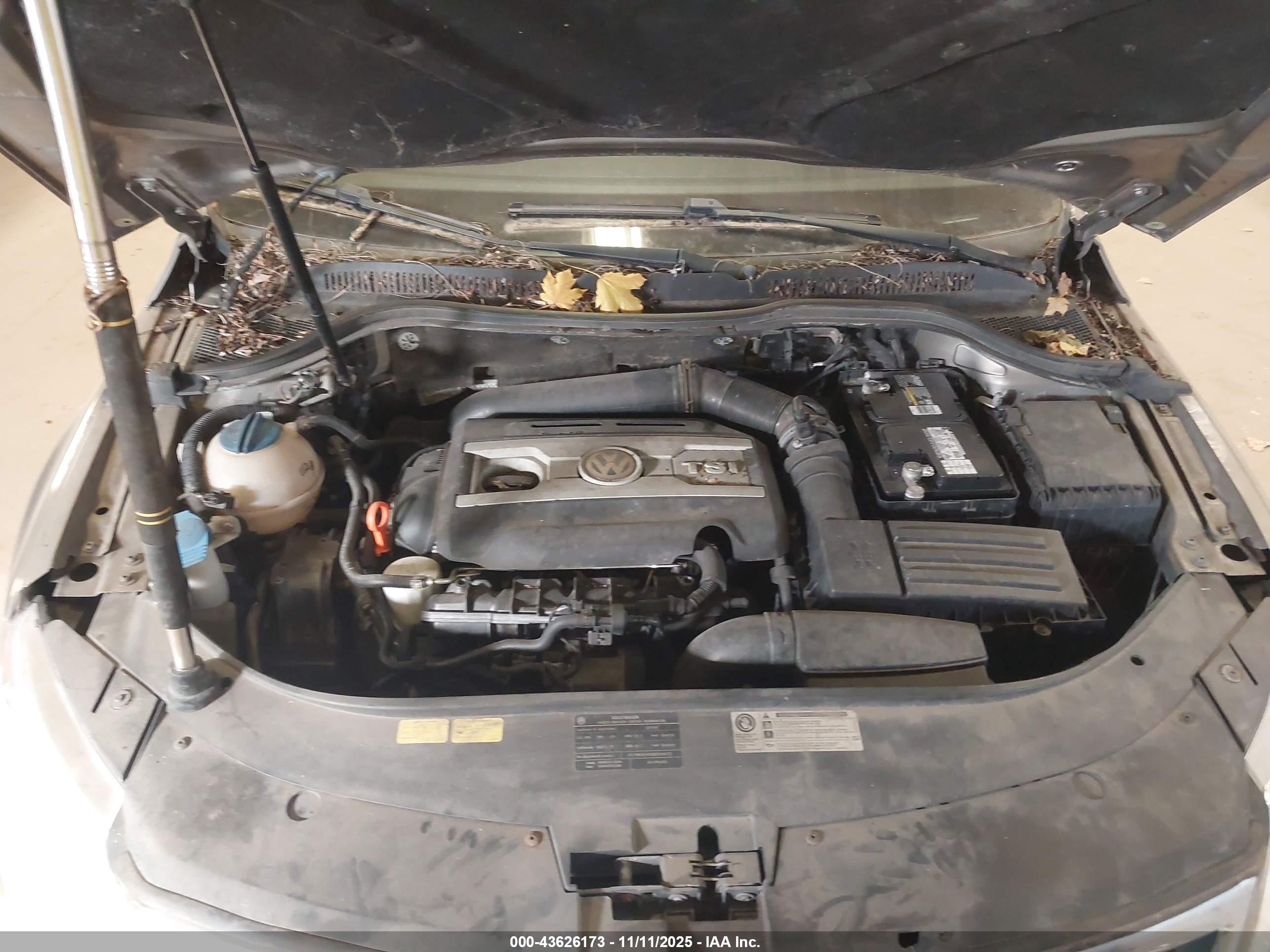 VOLKSWAGEN CC image 10