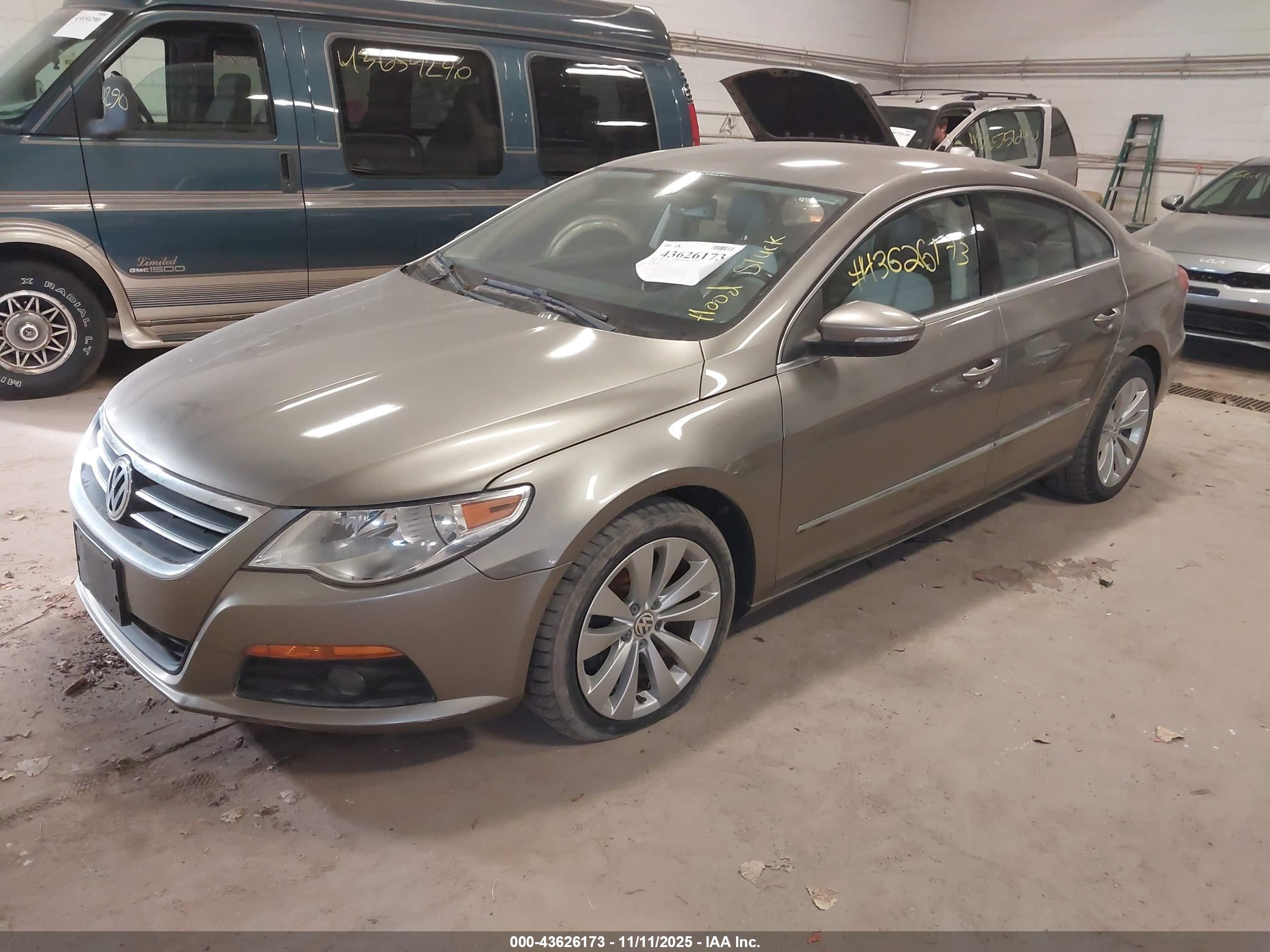 VOLKSWAGEN CC image 2