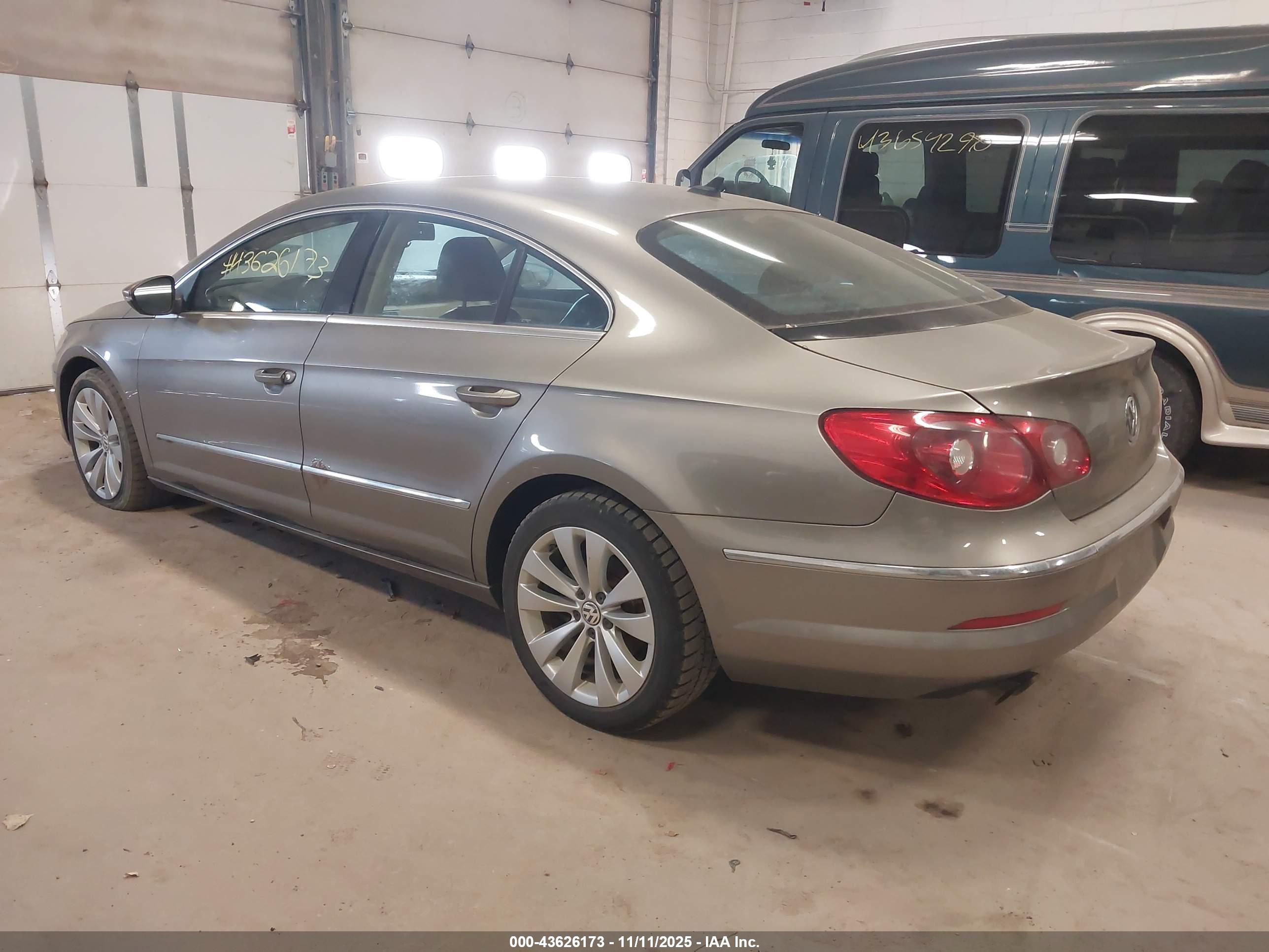 VOLKSWAGEN CC image 3
