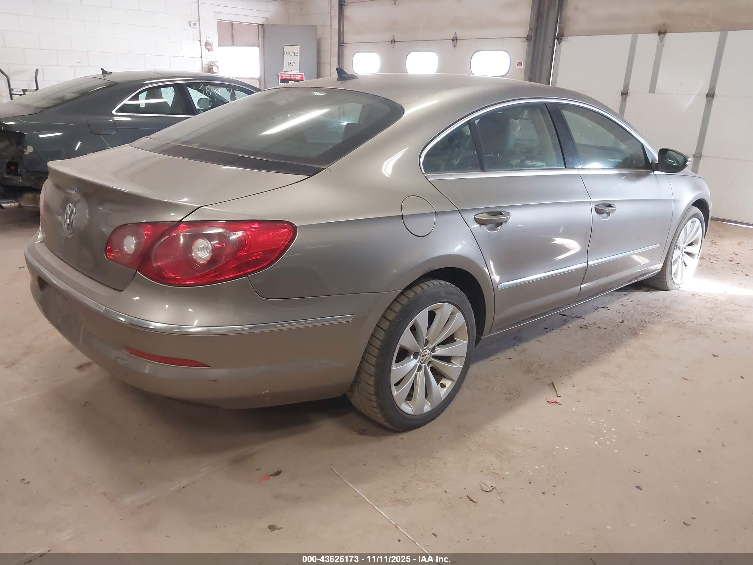 VOLKSWAGEN CC image 4