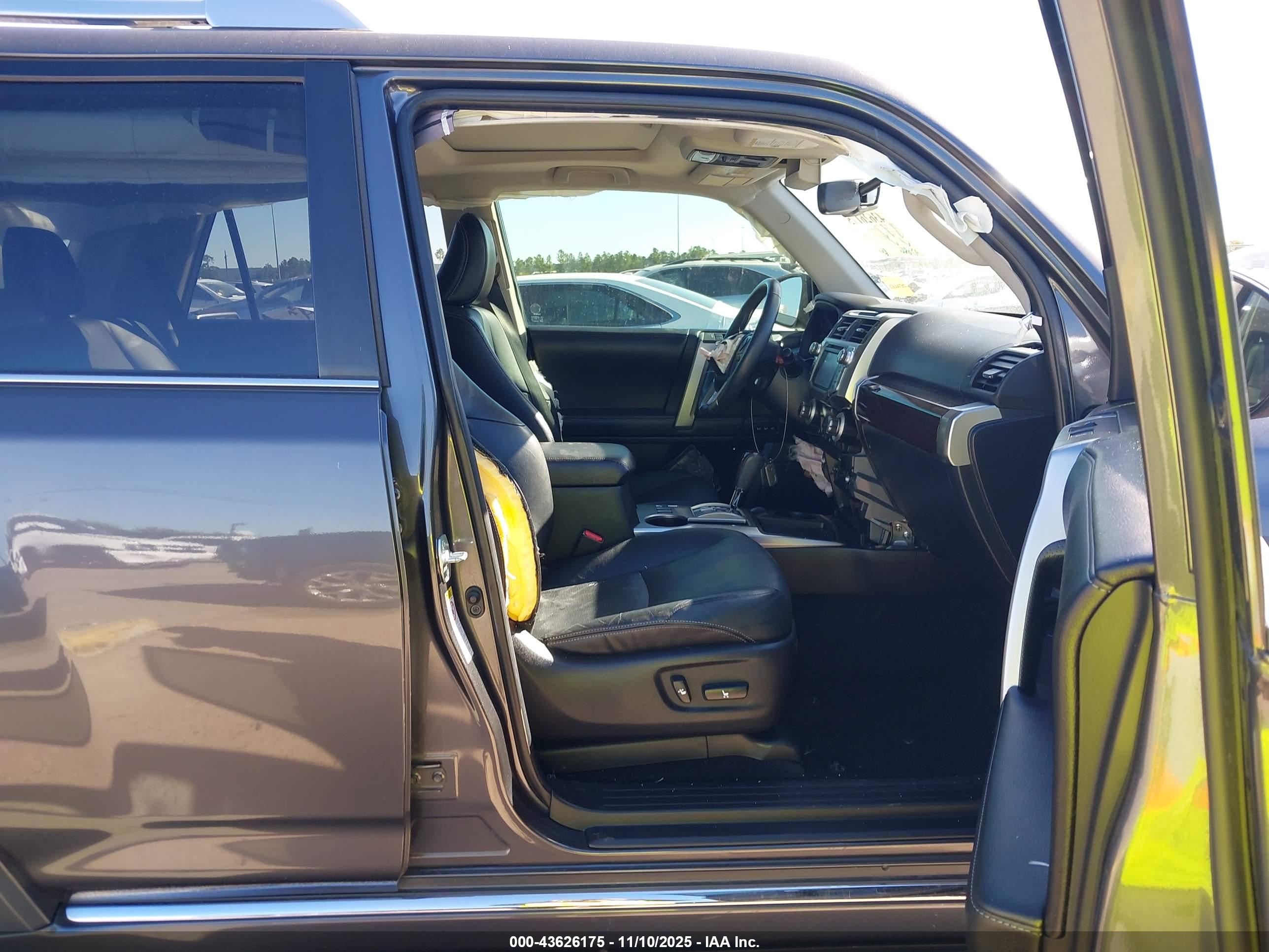 TOYOTA 4RUNNER image 5