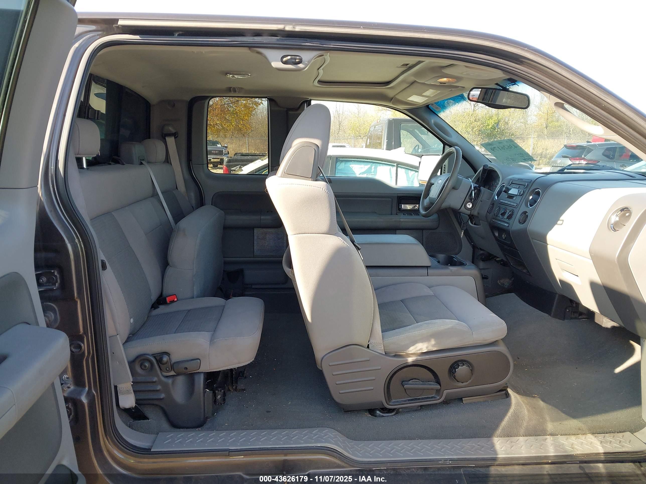 FORD F-150 image 8