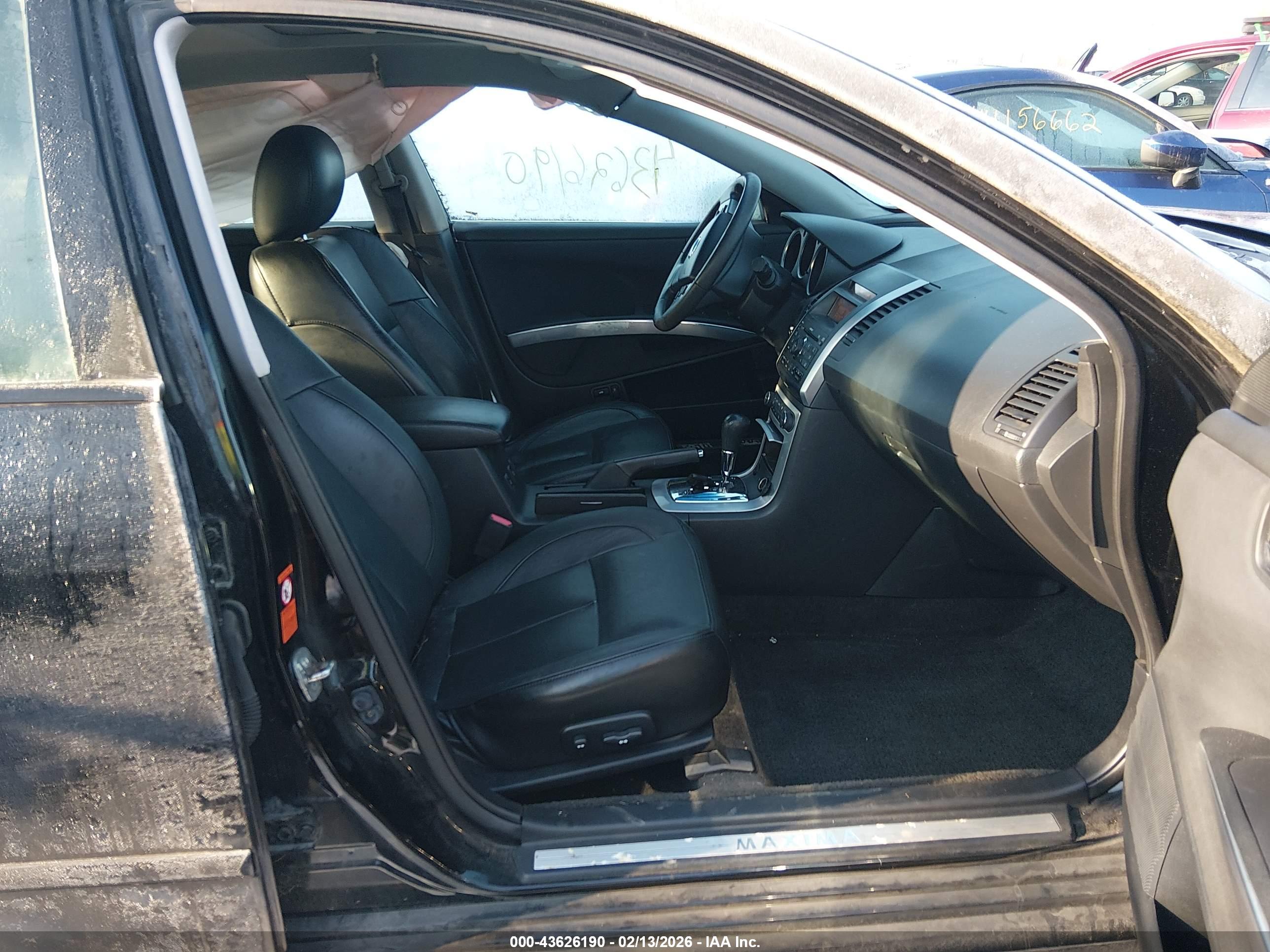 NISSAN MAXIMA image 5