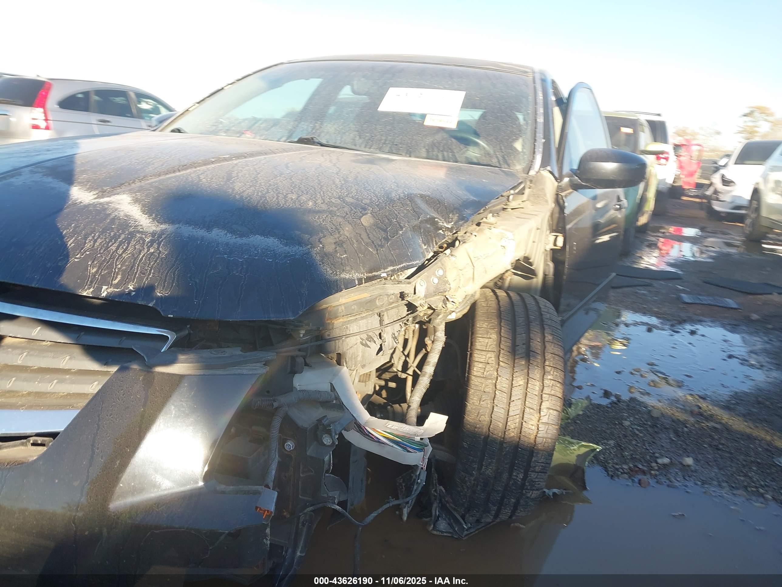 NISSAN MAXIMA image 6