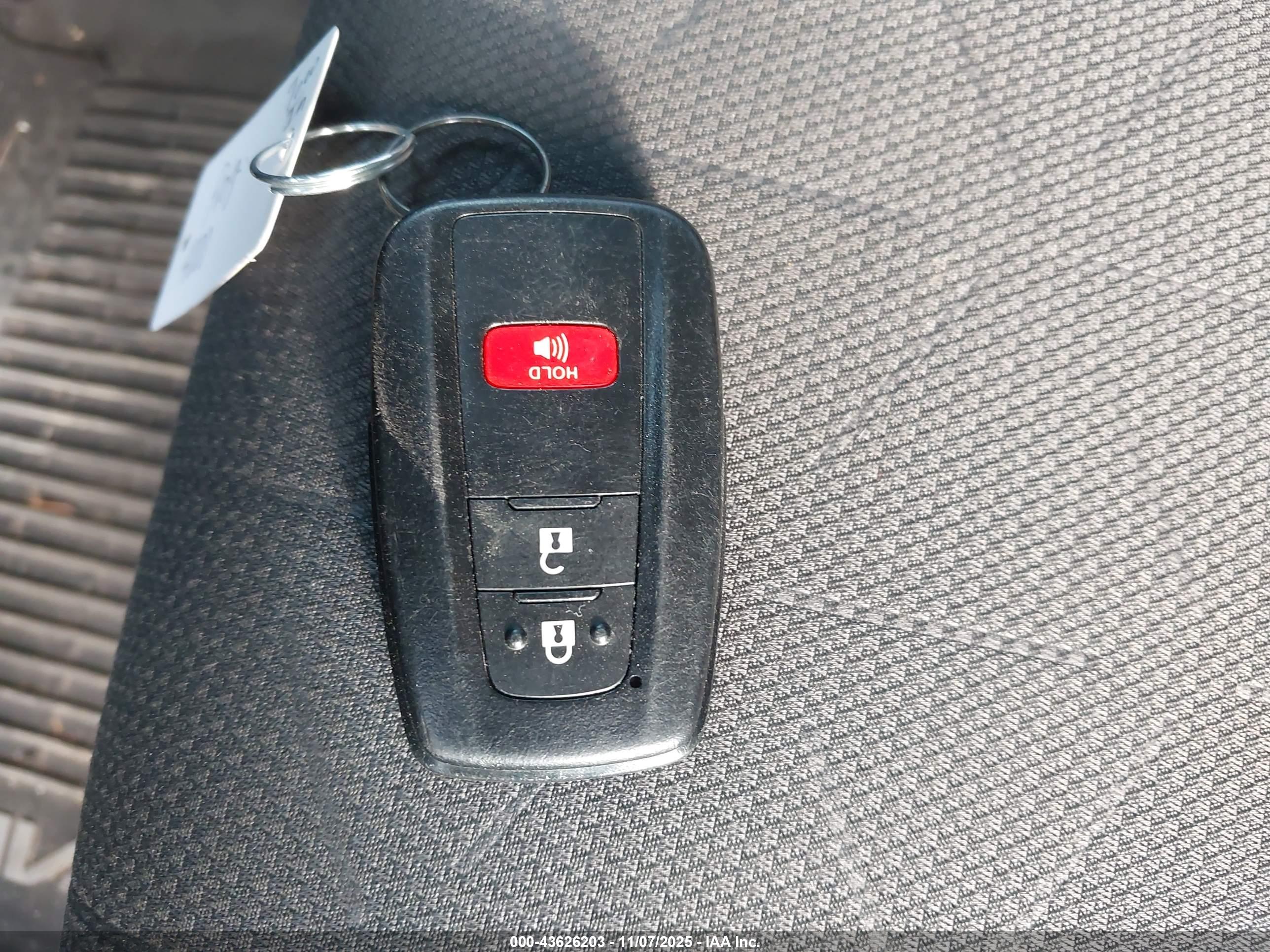TOYOTA RAV4 image 11