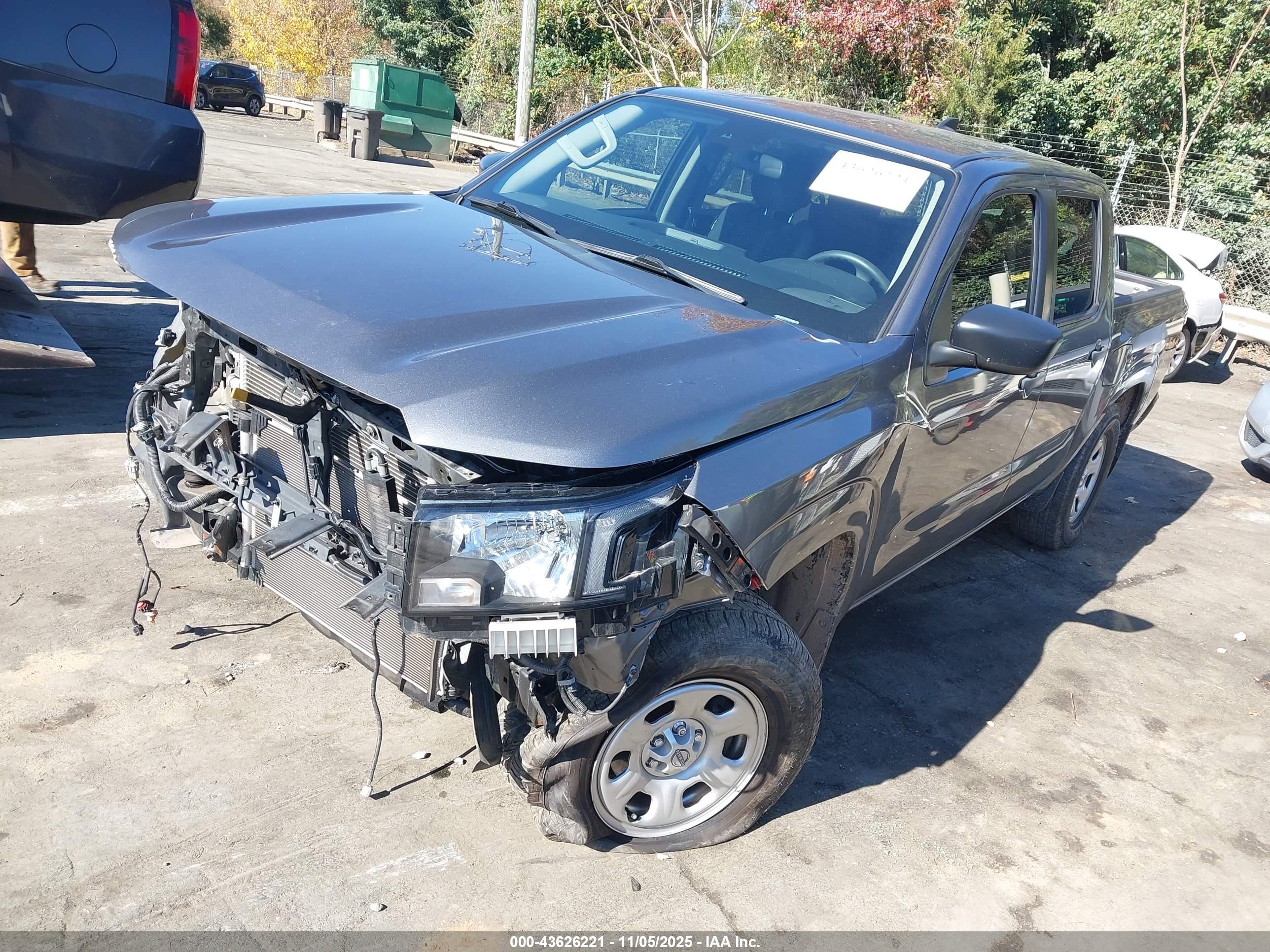 NISSAN FRONTIER image 2
