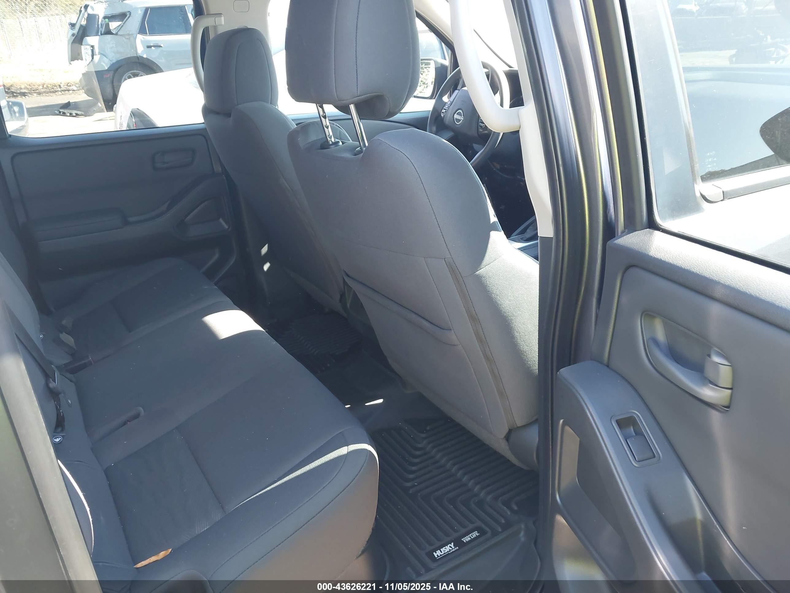 NISSAN FRONTIER image 8