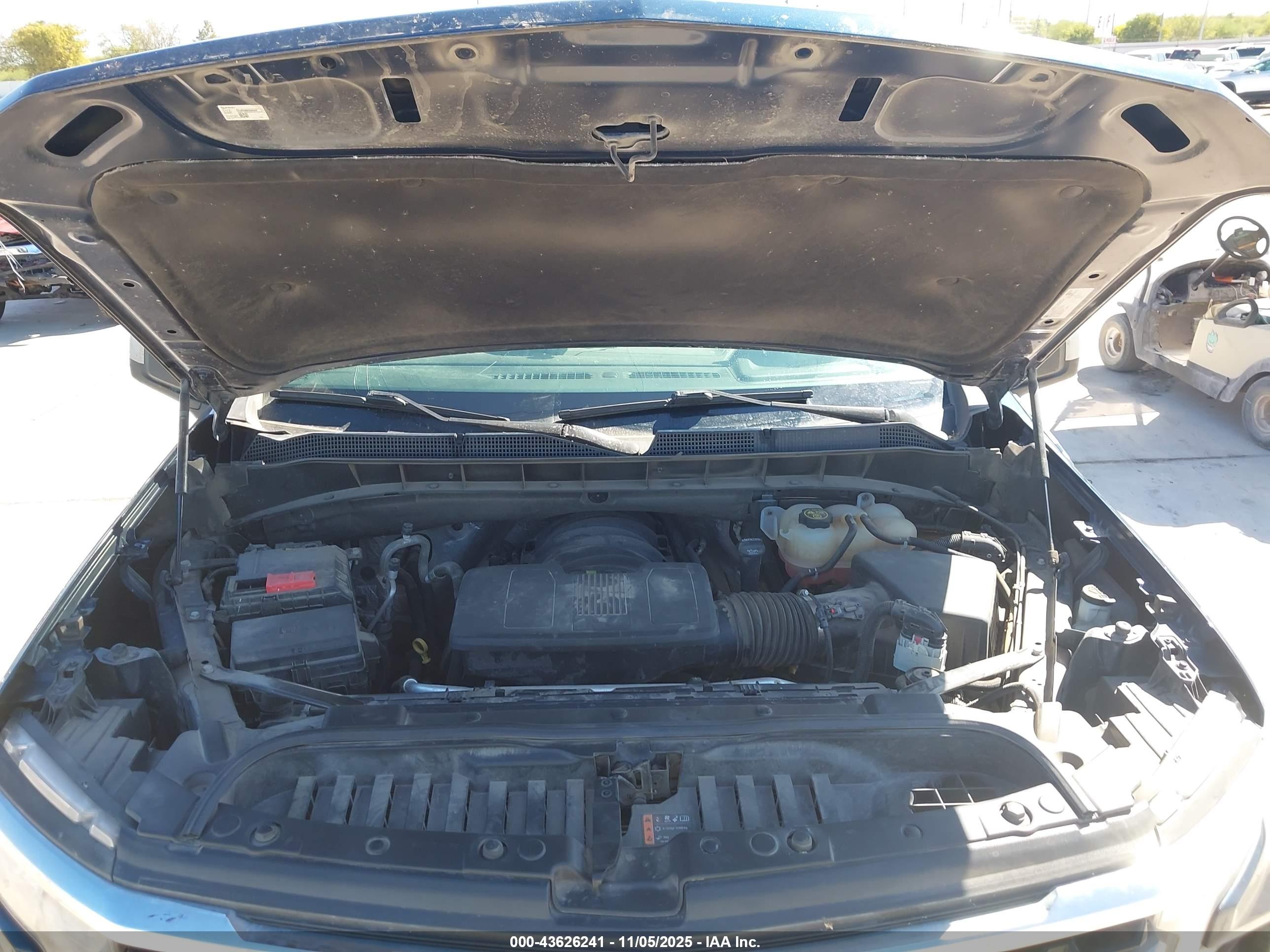 CHEVROLET SILVERADO image 10