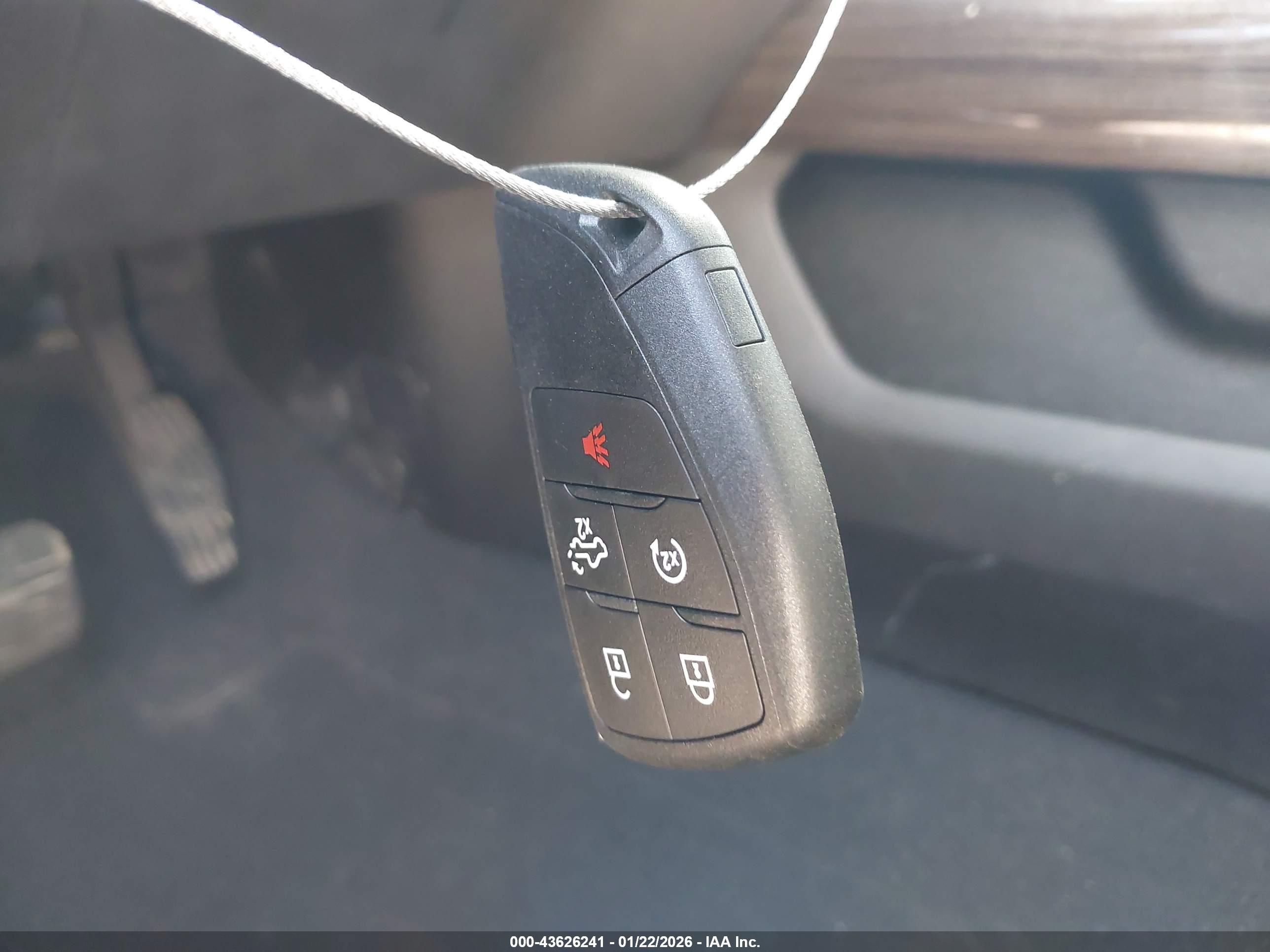 CHEVROLET SILVERADO image 11