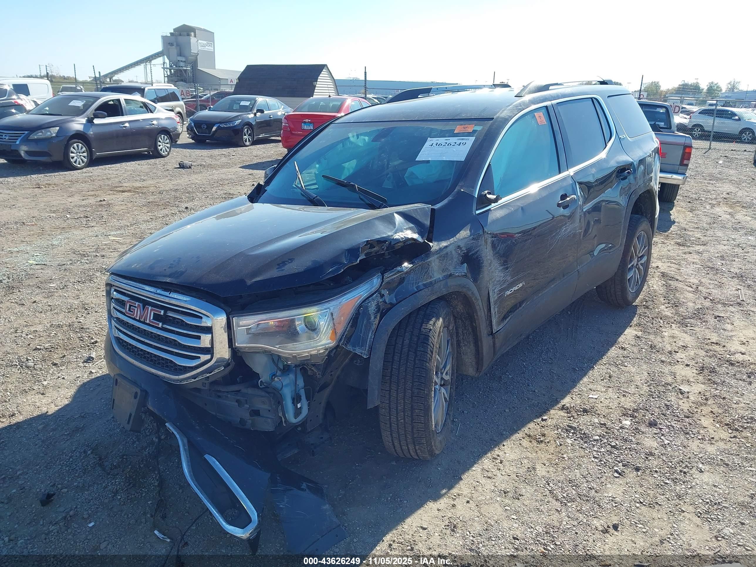 GMC ACADIA image 2