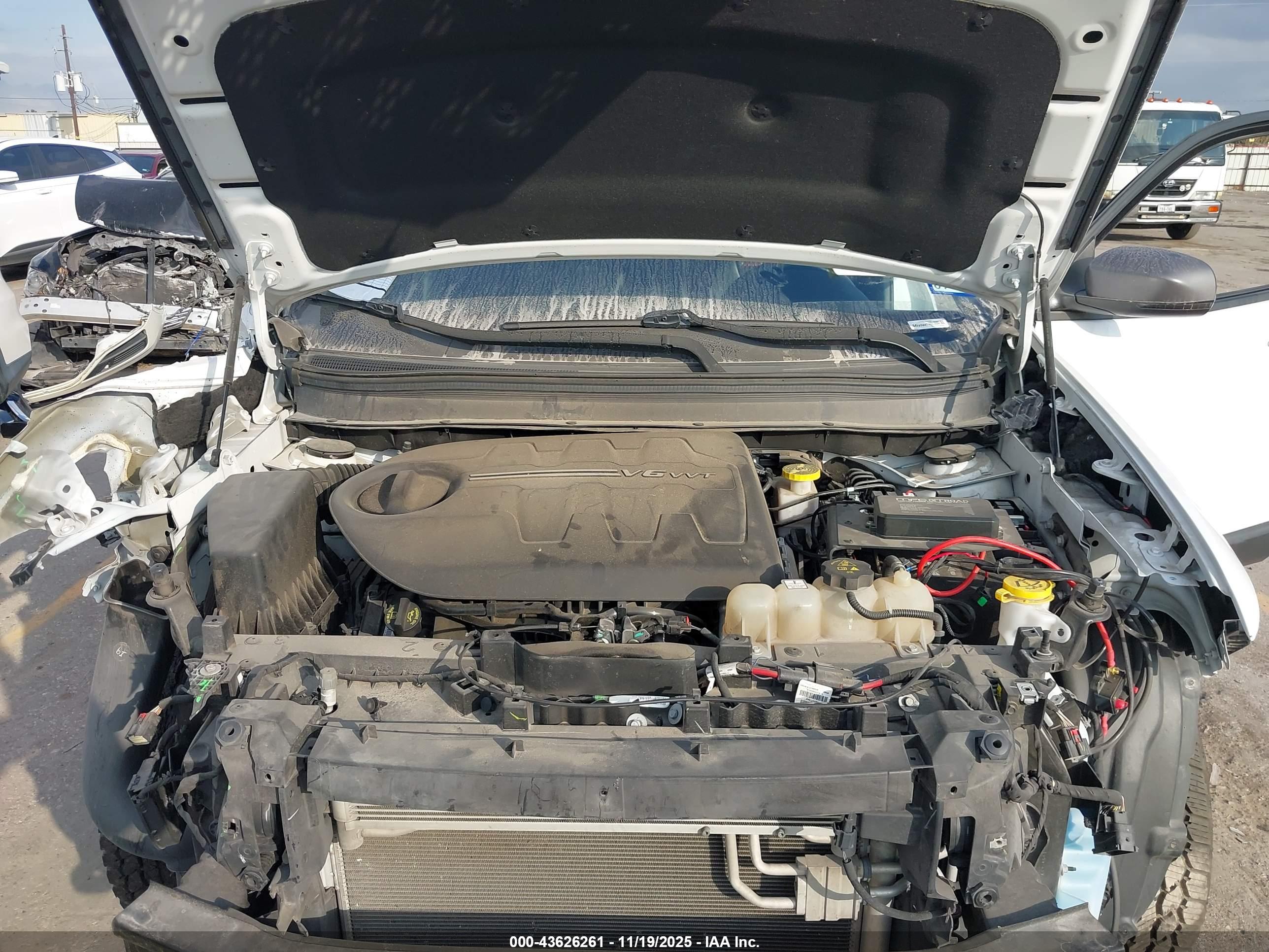 JEEP CHEROKEE image 10